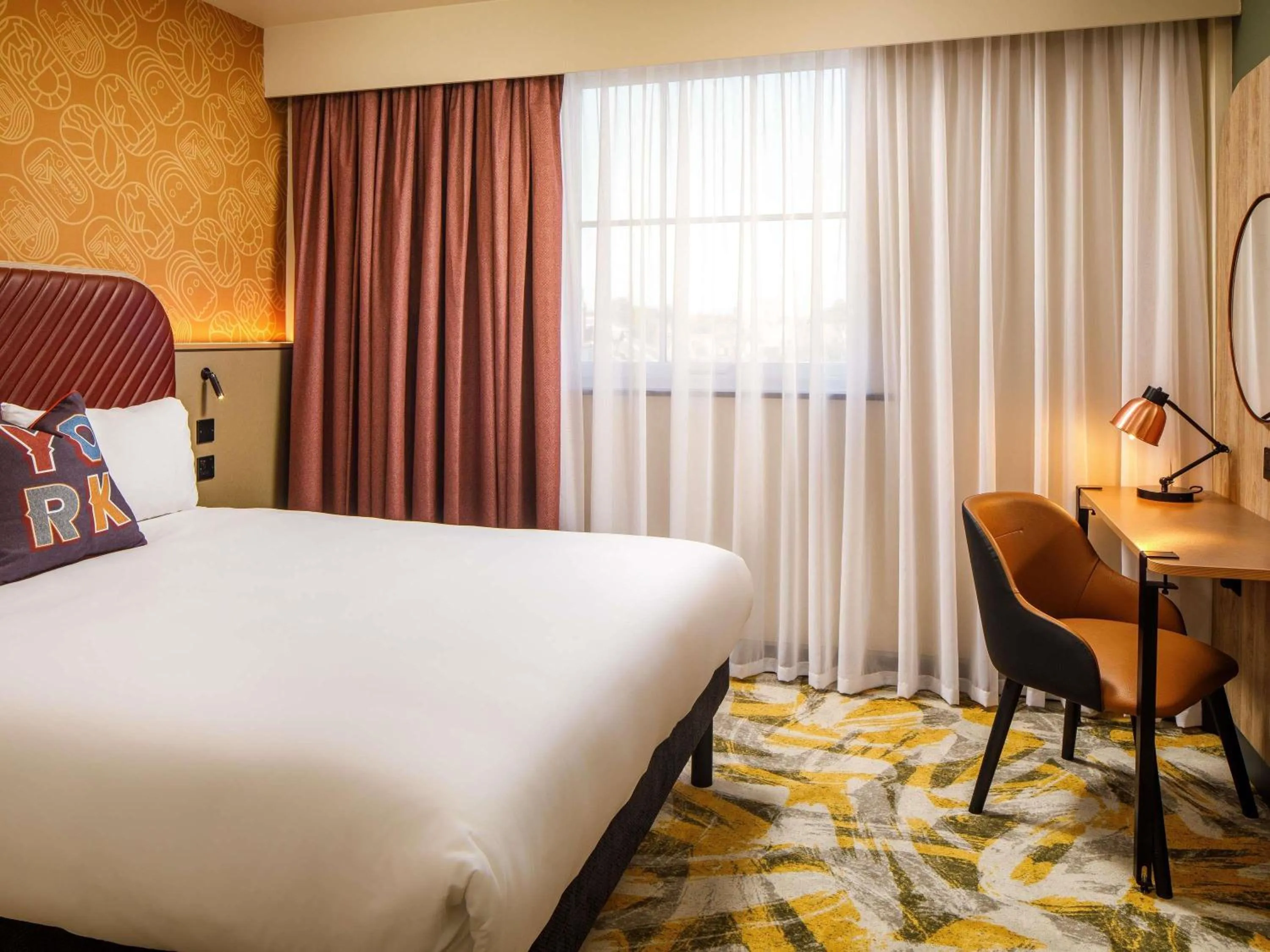 Bedroom, Bed in ibis Styles York Centre