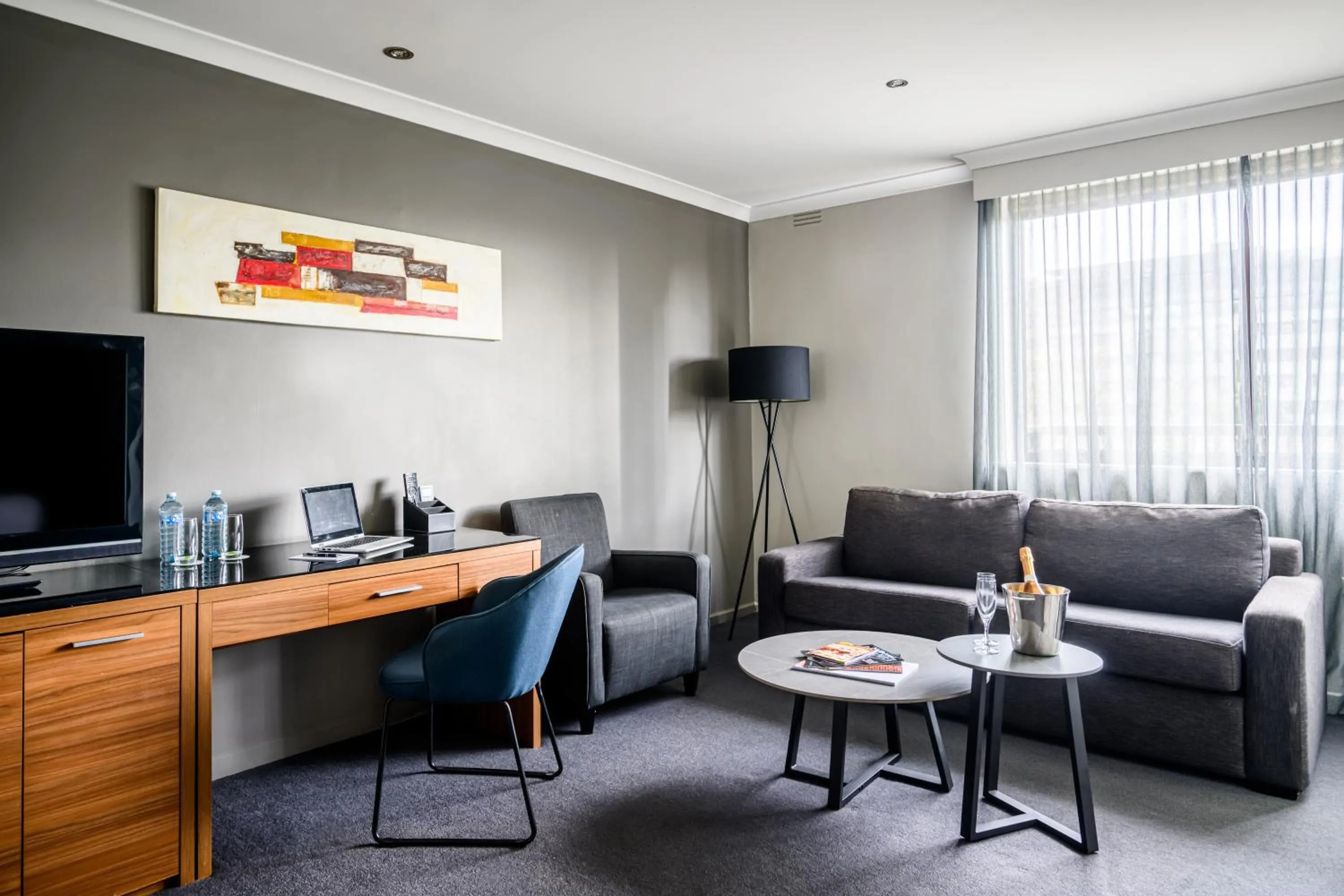 Crest on Barkly Hotel