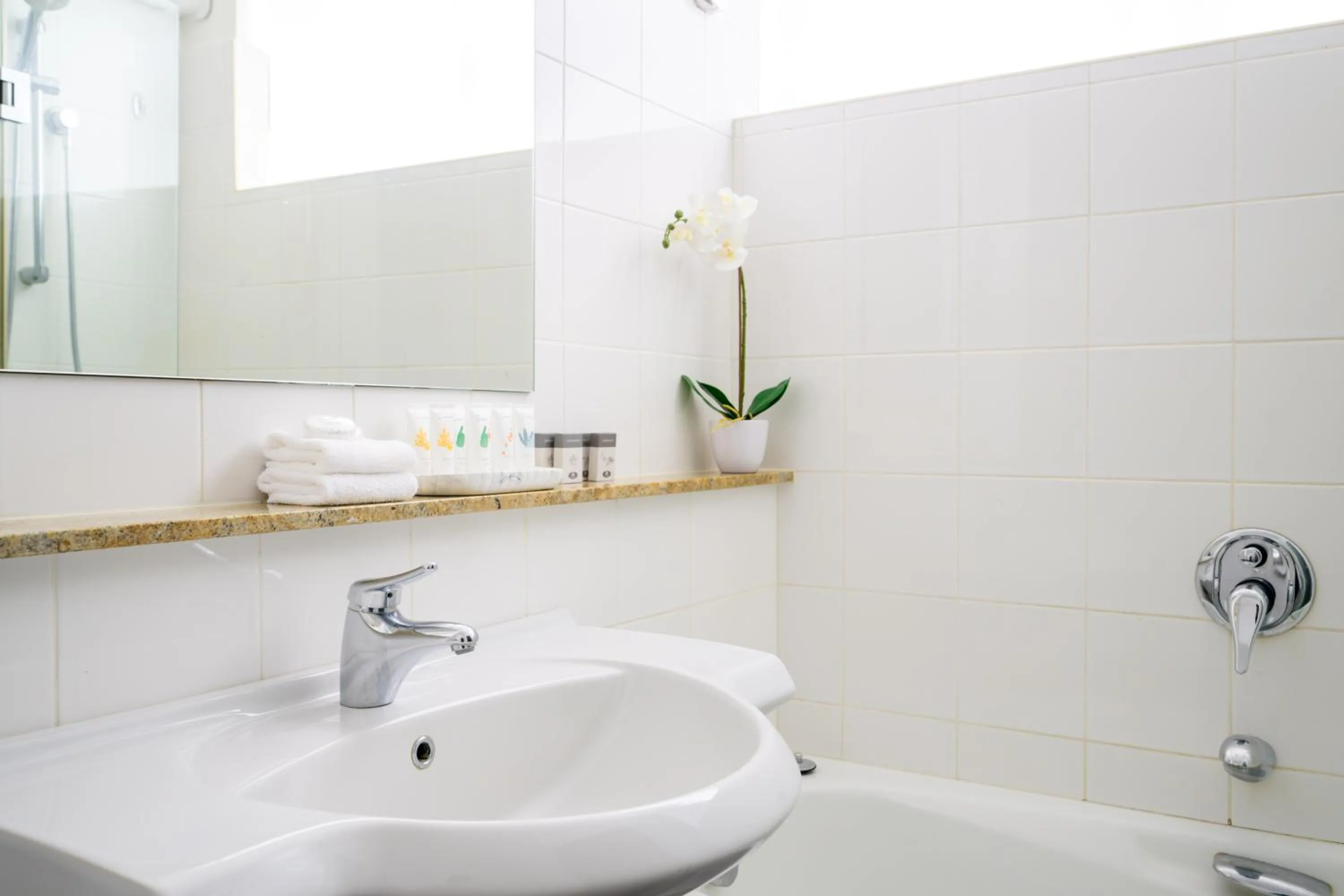 Crest on Barkly Hotel