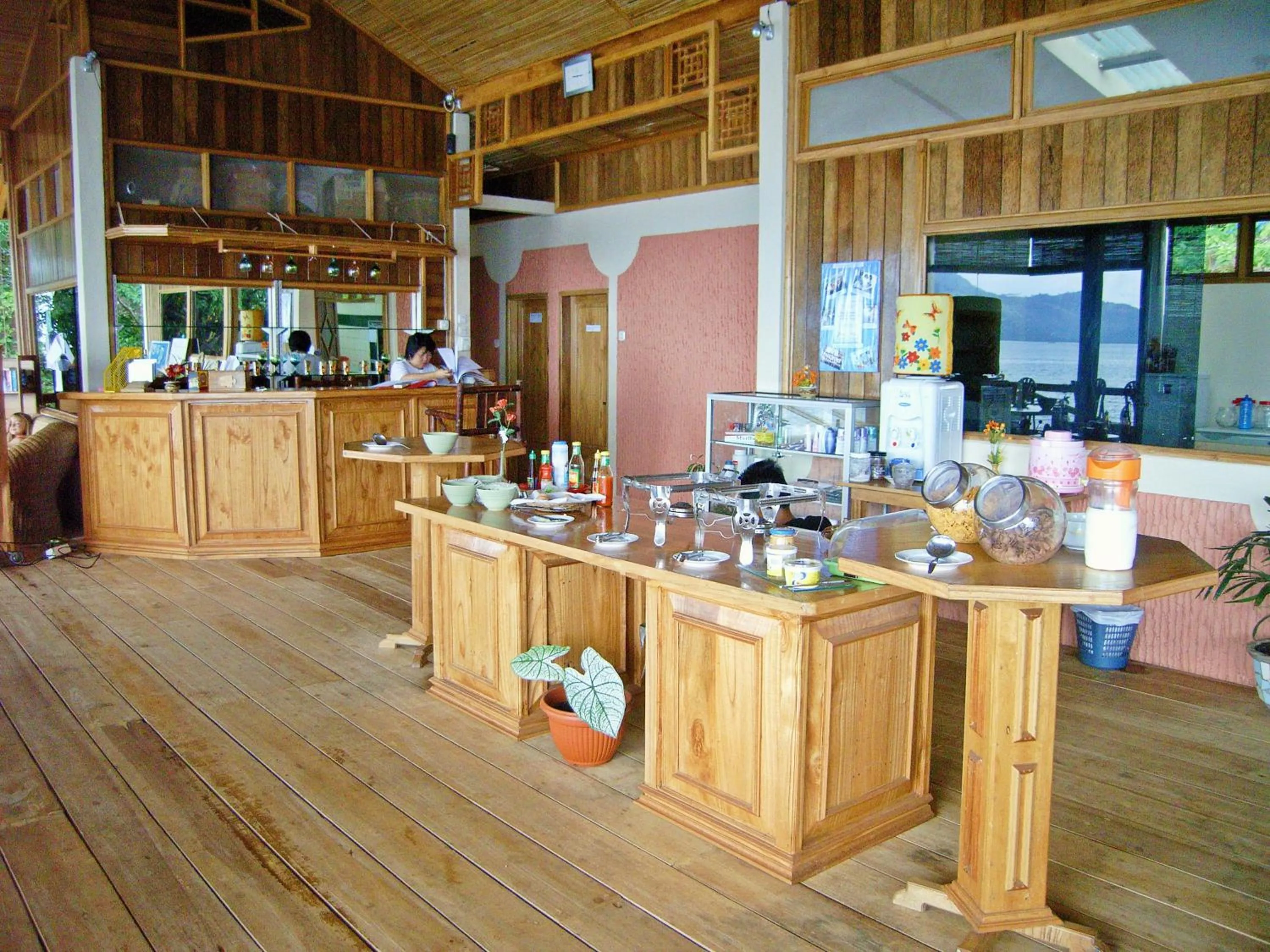 Restaurant/places to eat in Bunaken Divers Sea Breeze Resort