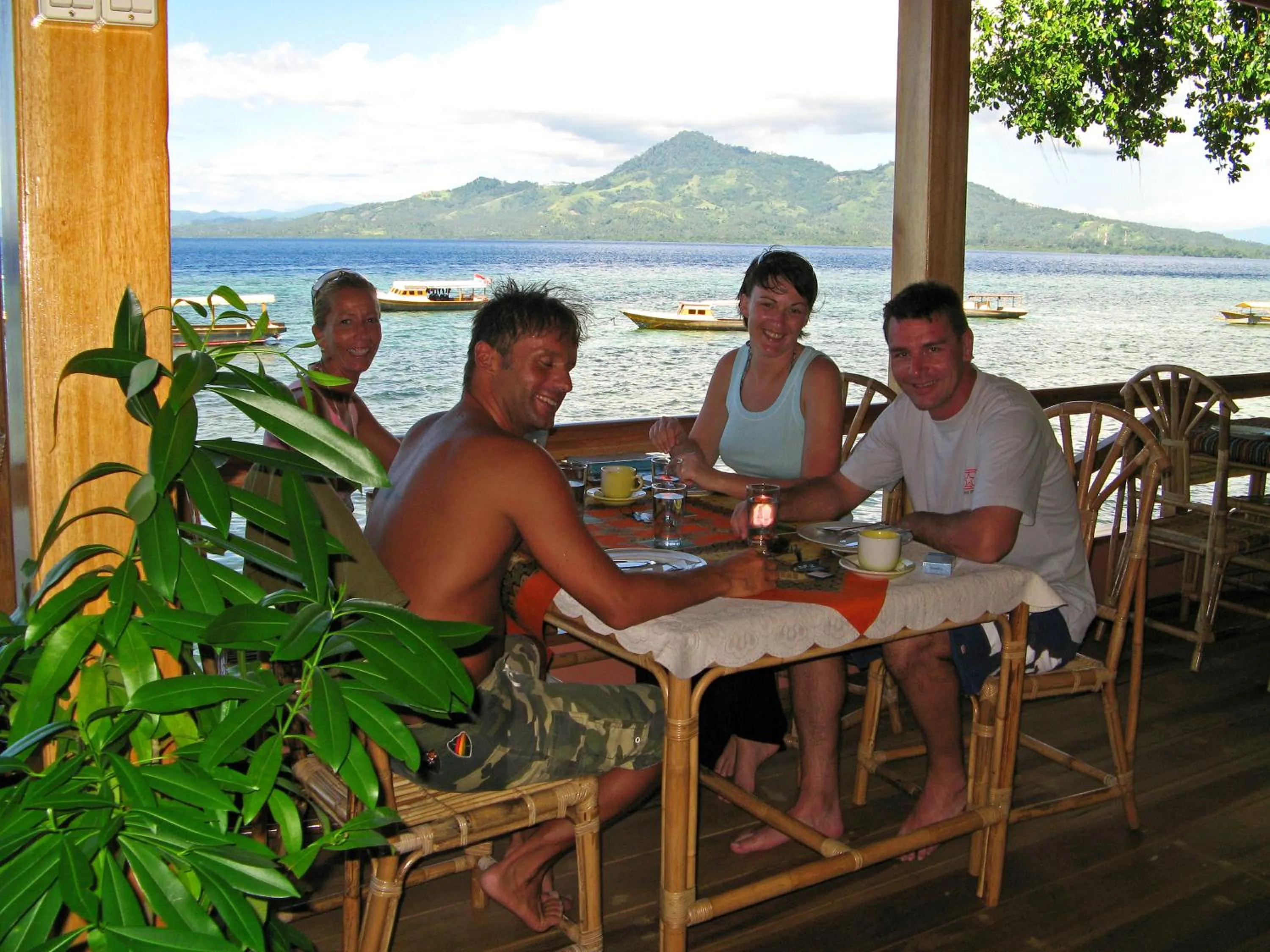 Restaurant/places to eat in Bunaken Divers Sea Breeze Resort