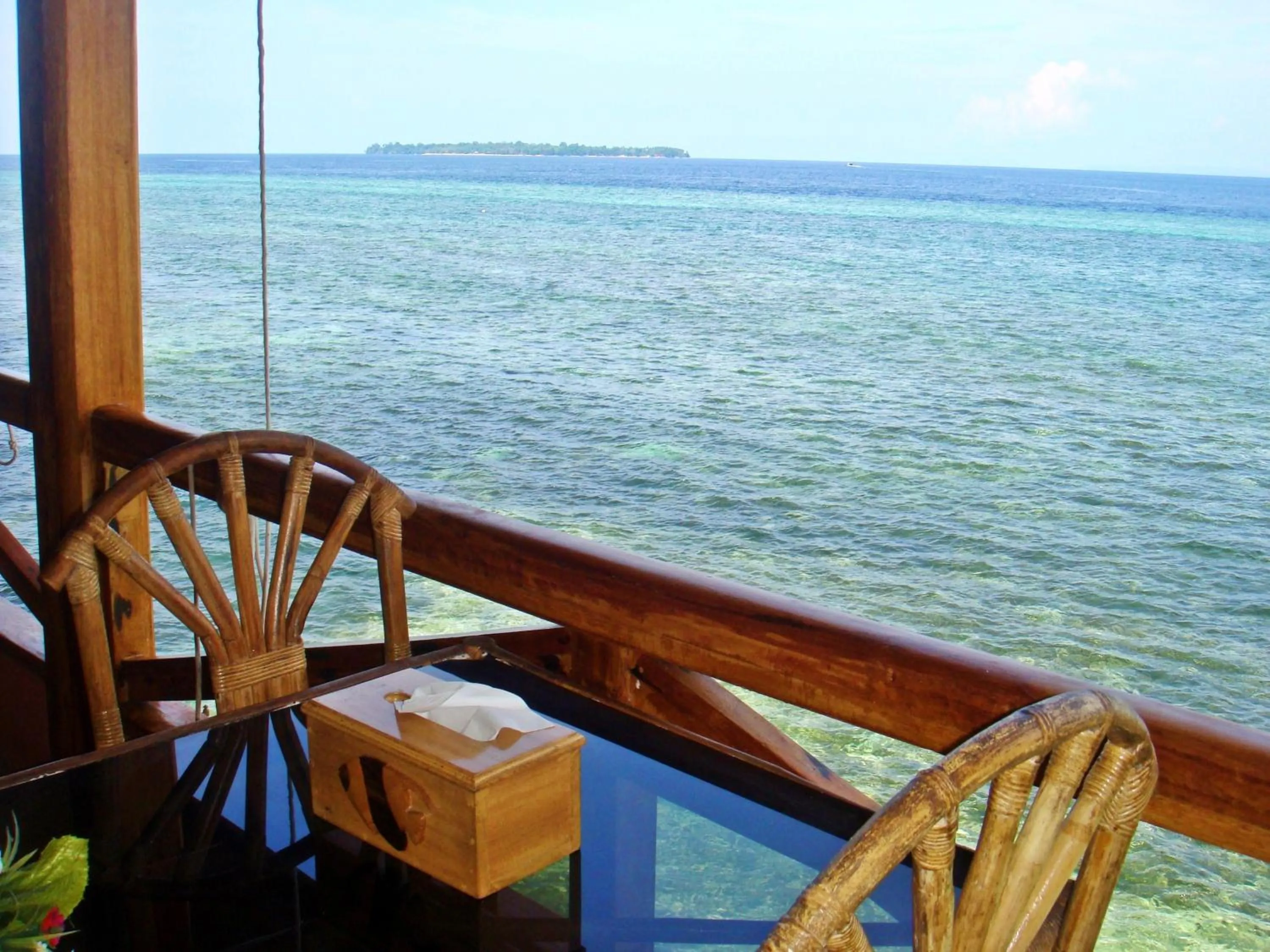 Restaurant/places to eat in Bunaken Divers Sea Breeze Resort