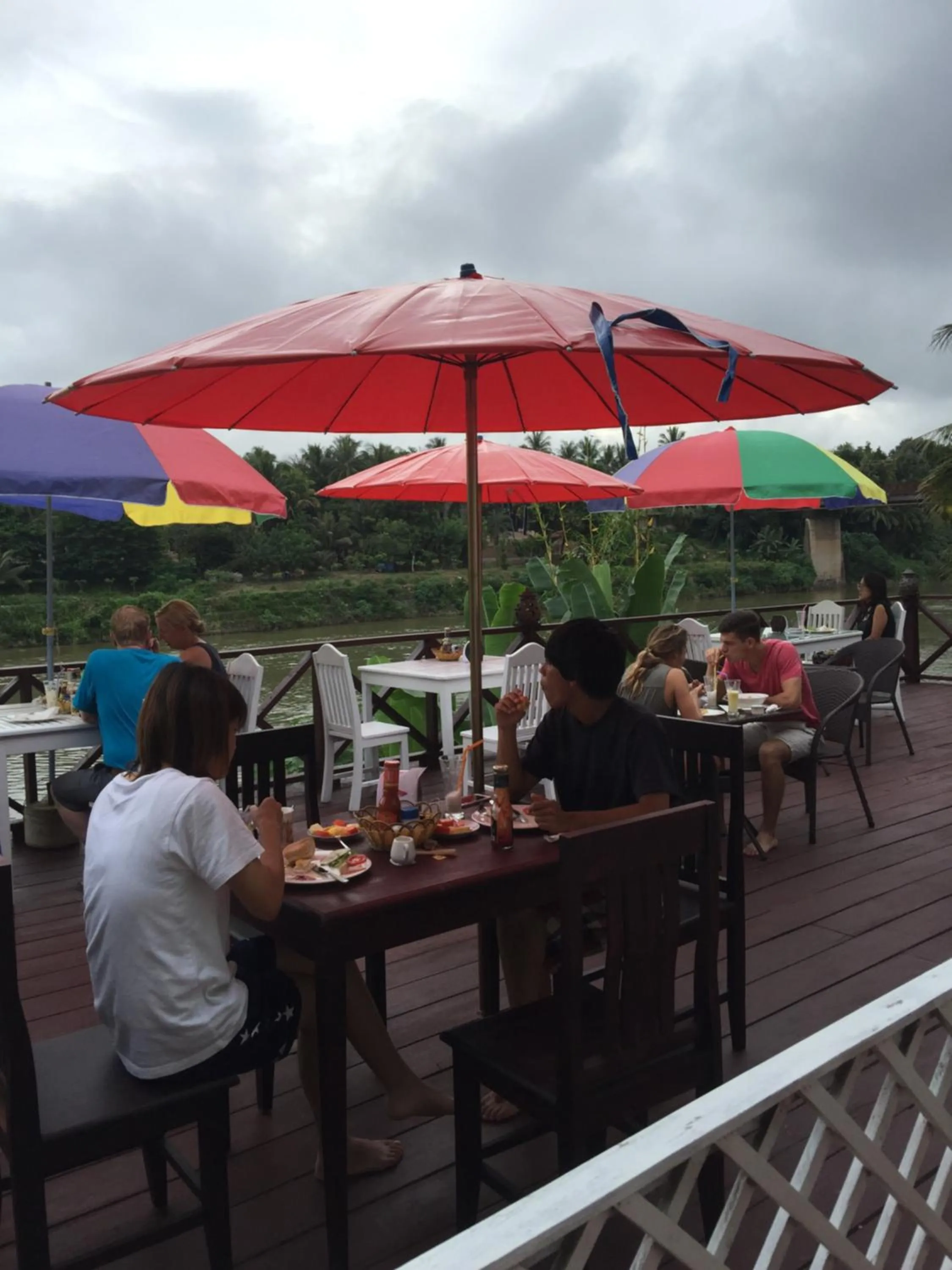 Food and drinks in Merry Riverside Hotel