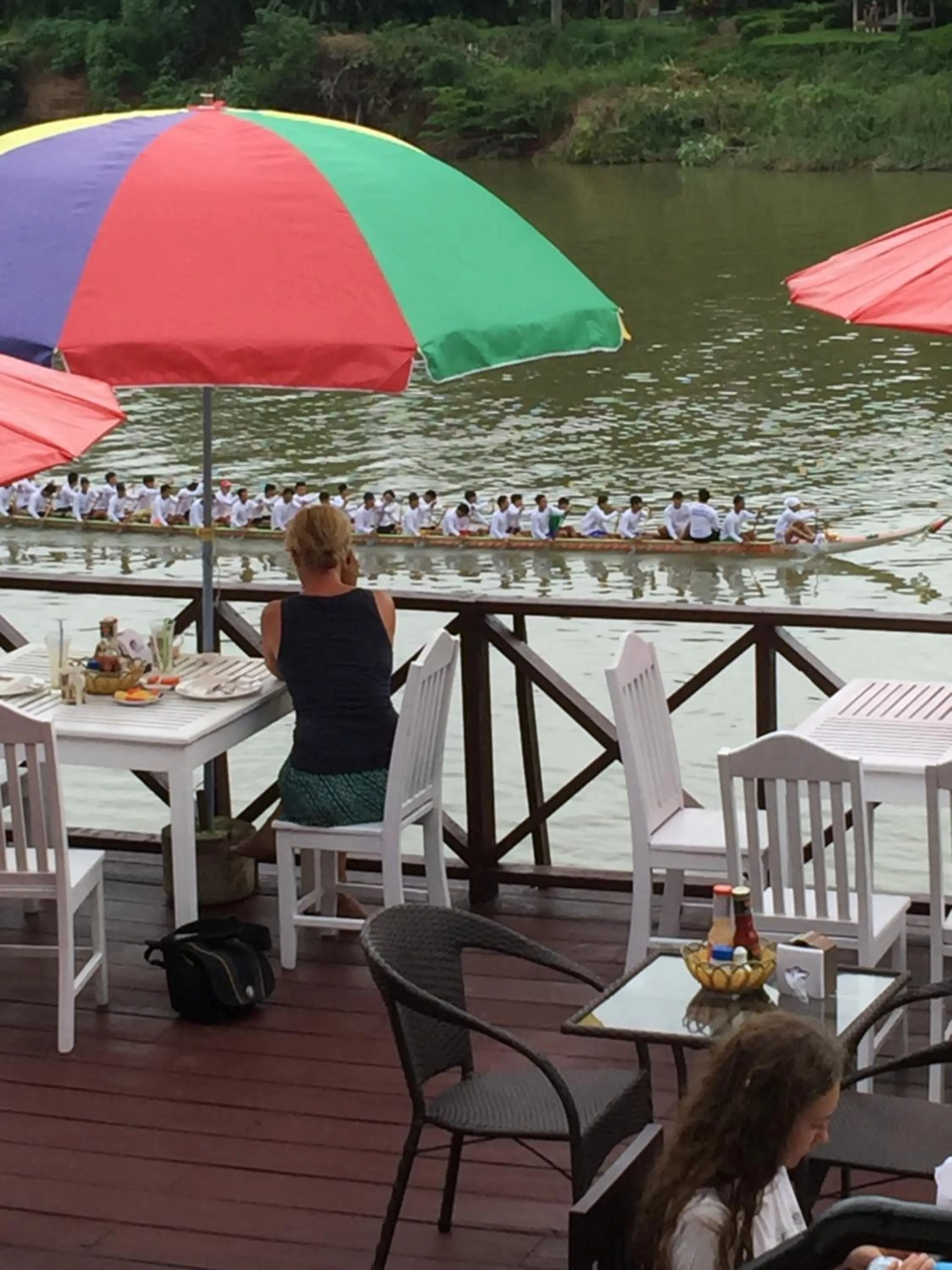 Food and drinks in Merry Riverside Hotel