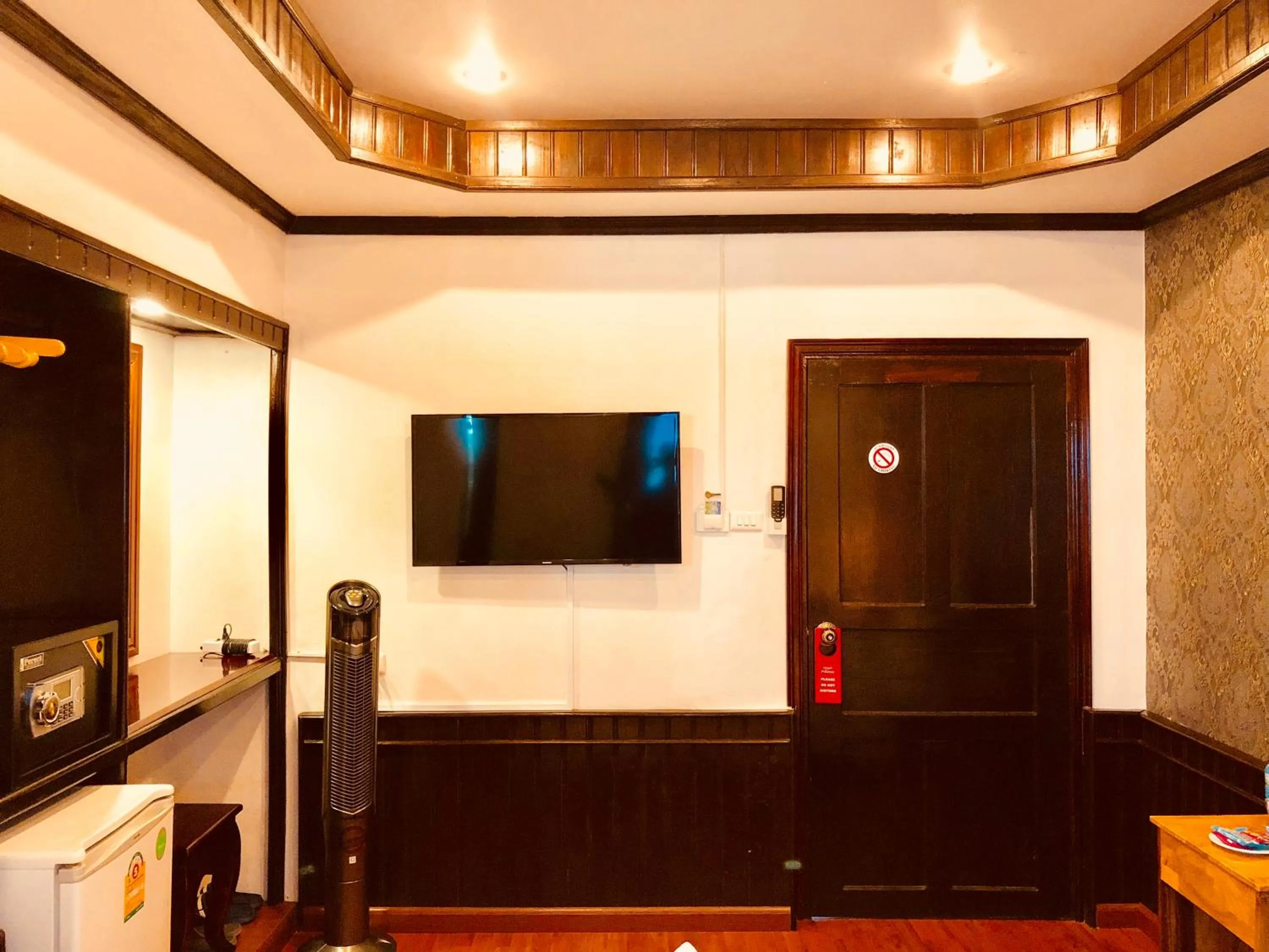 Photo of the whole room in Merry Riverside Hotel