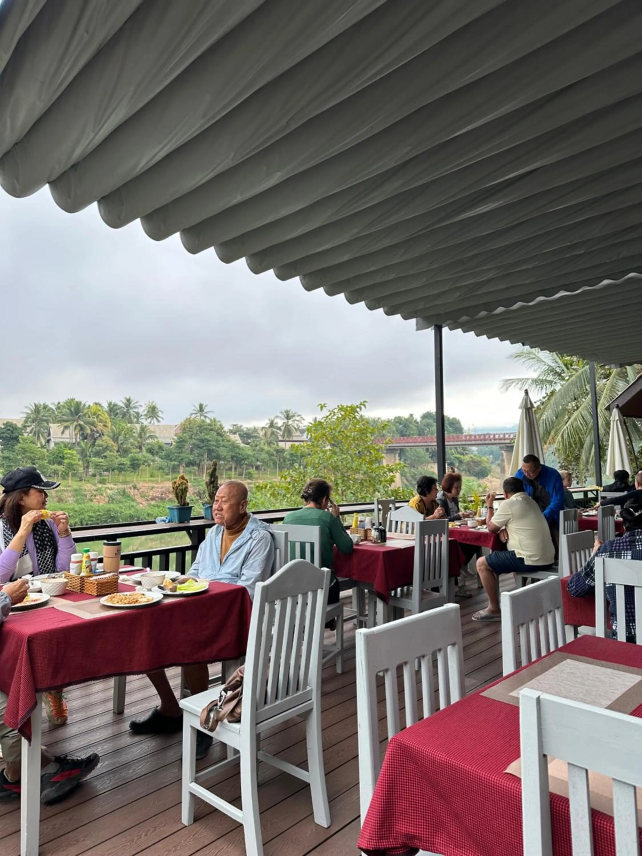 Merry Riverside Hotel