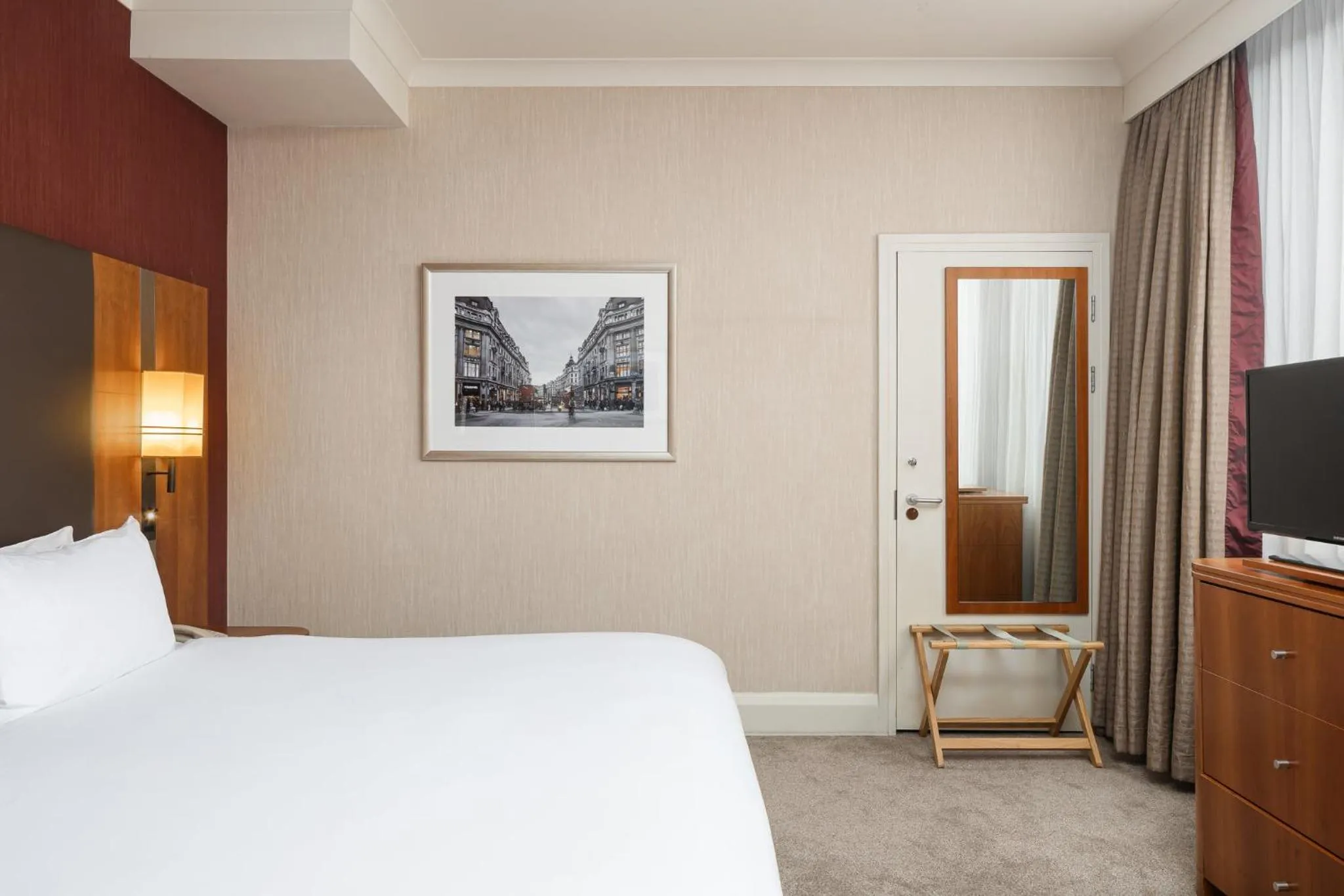 Photo of the whole room, Bed in Crowne Plaza London Ealing by IHG