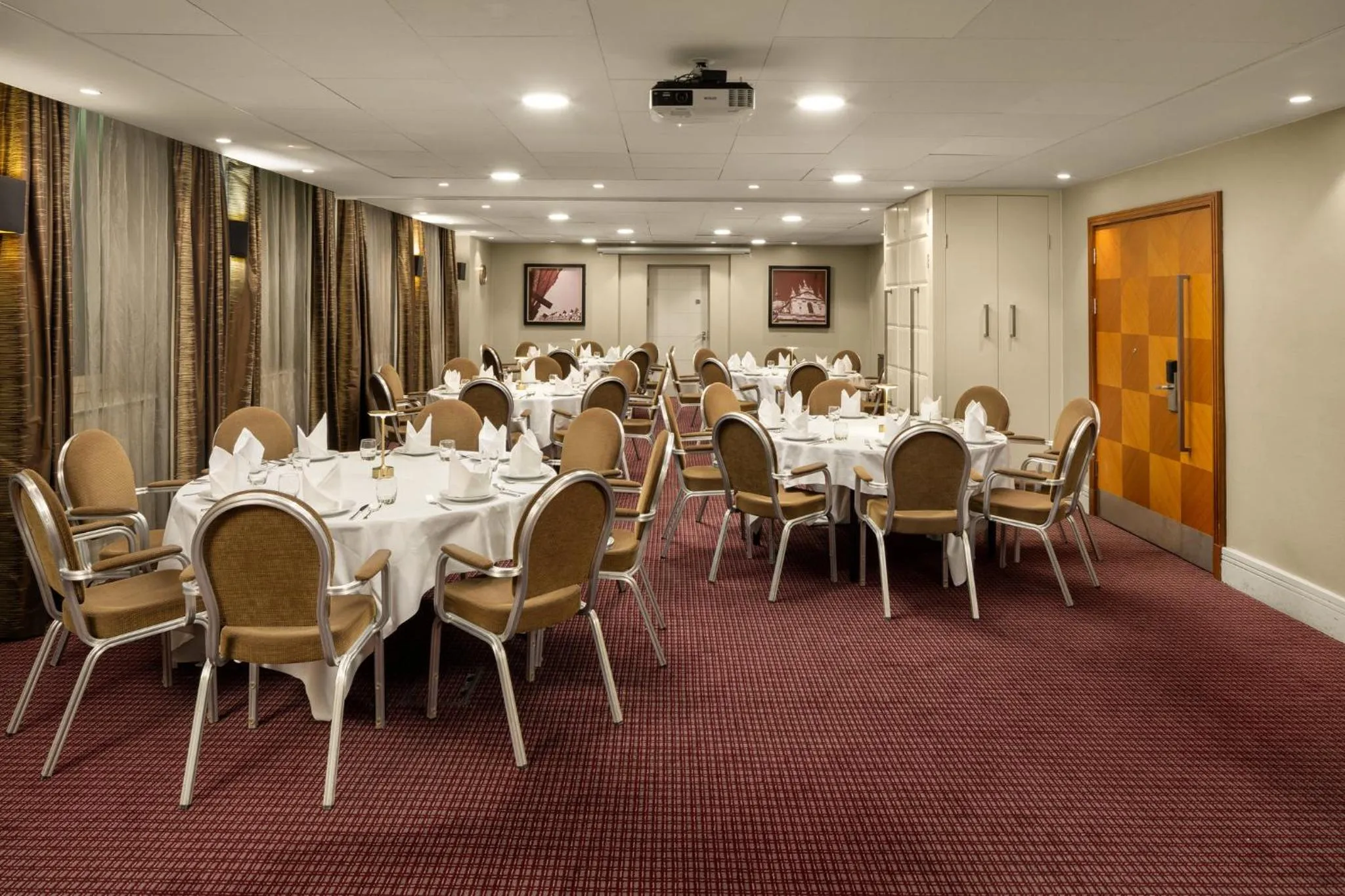 Banquet/Function facilities in Crowne Plaza London Ealing by IHG