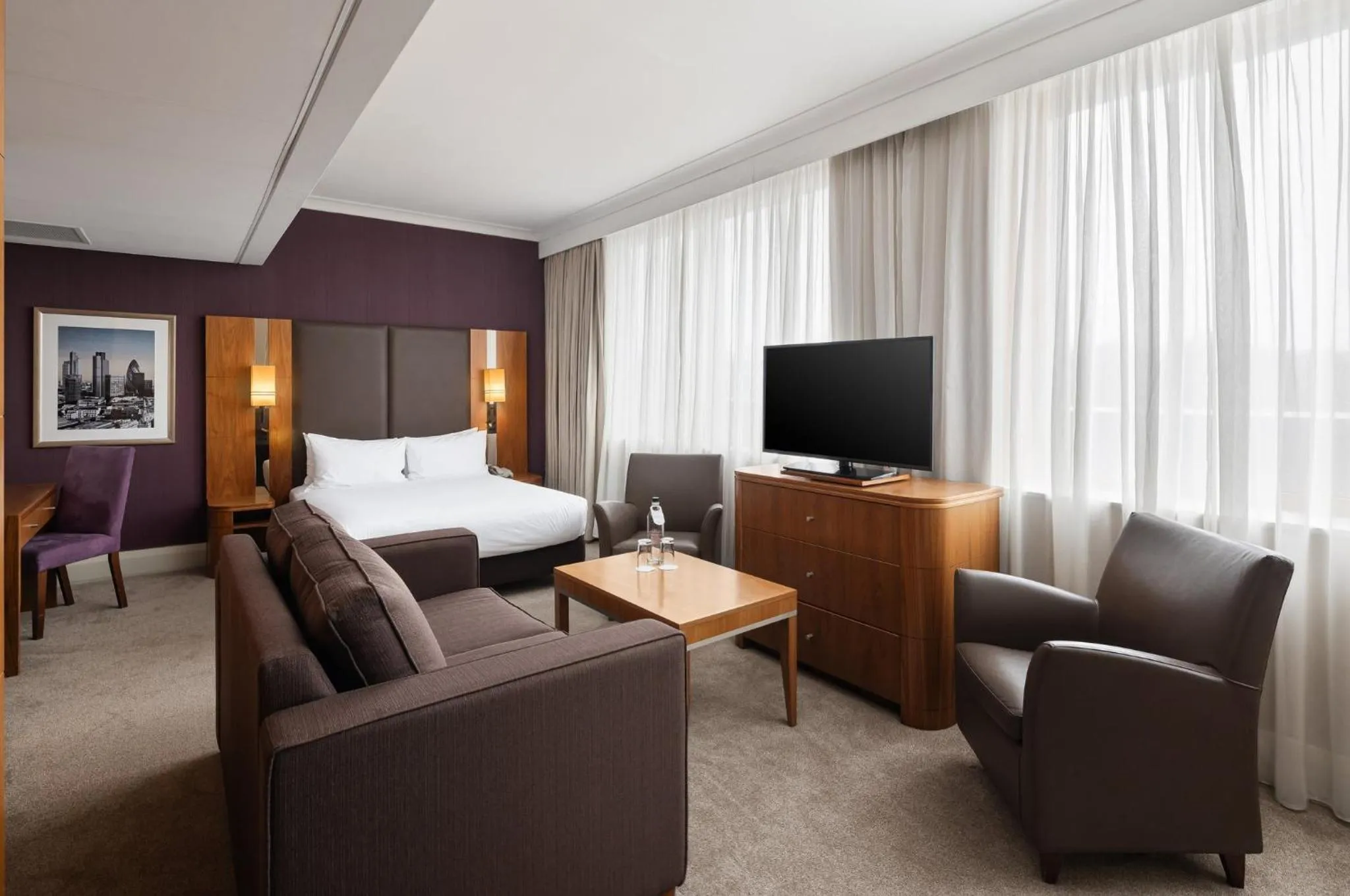 Photo of the whole room, Bed in Crowne Plaza London Ealing by IHG