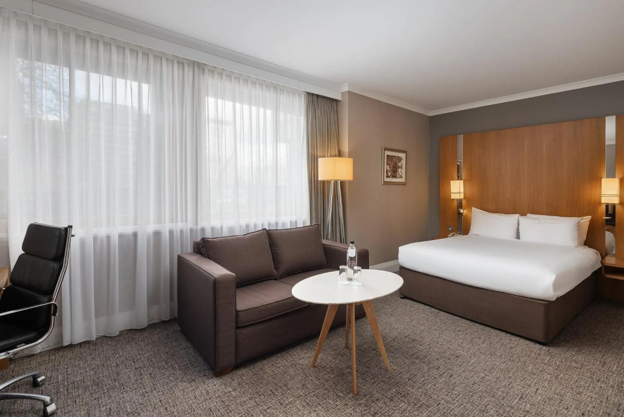 Photo of the whole room, Bed in Crowne Plaza London Ealing by IHG