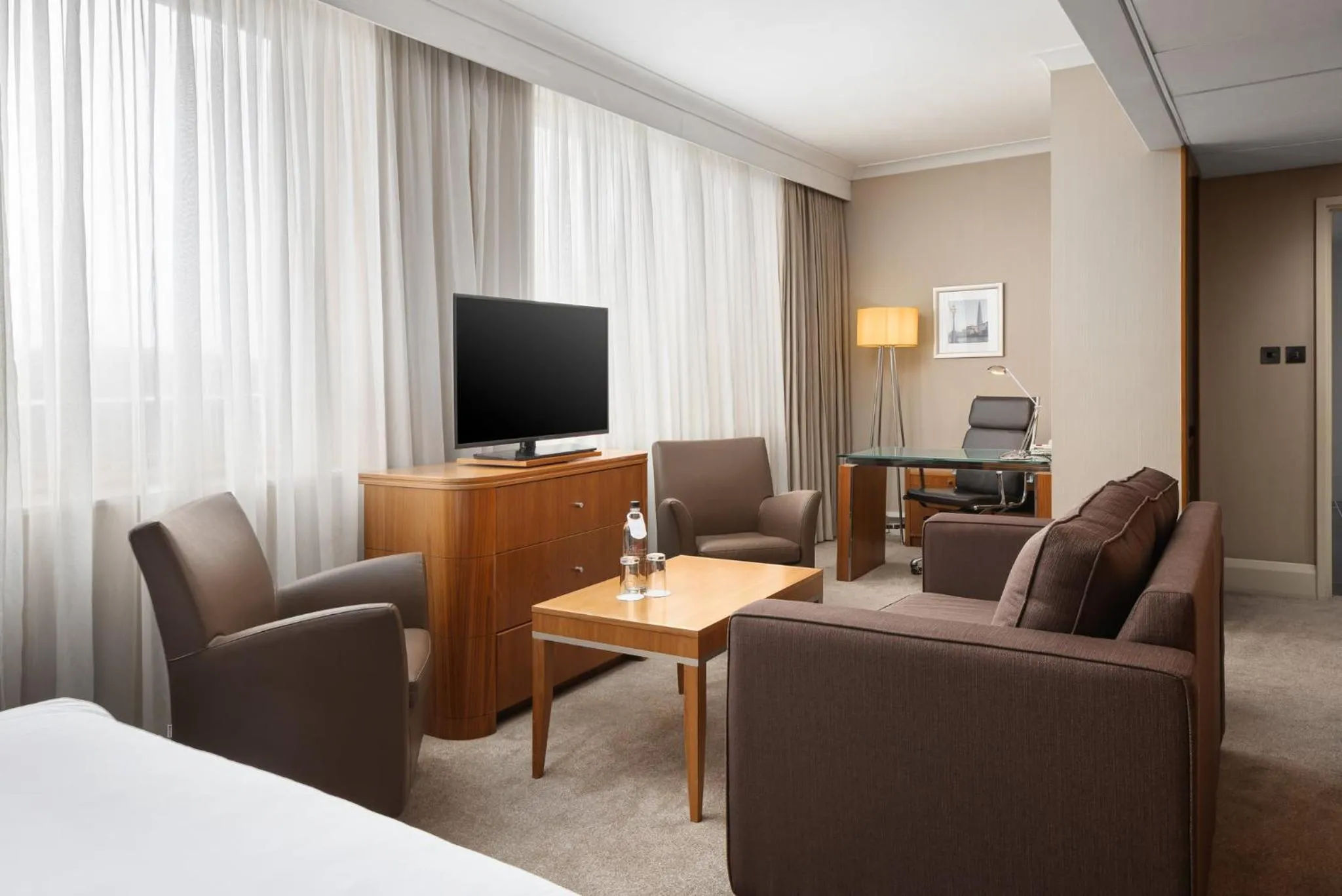 Photo of the whole room in Crowne Plaza London Ealing by IHG