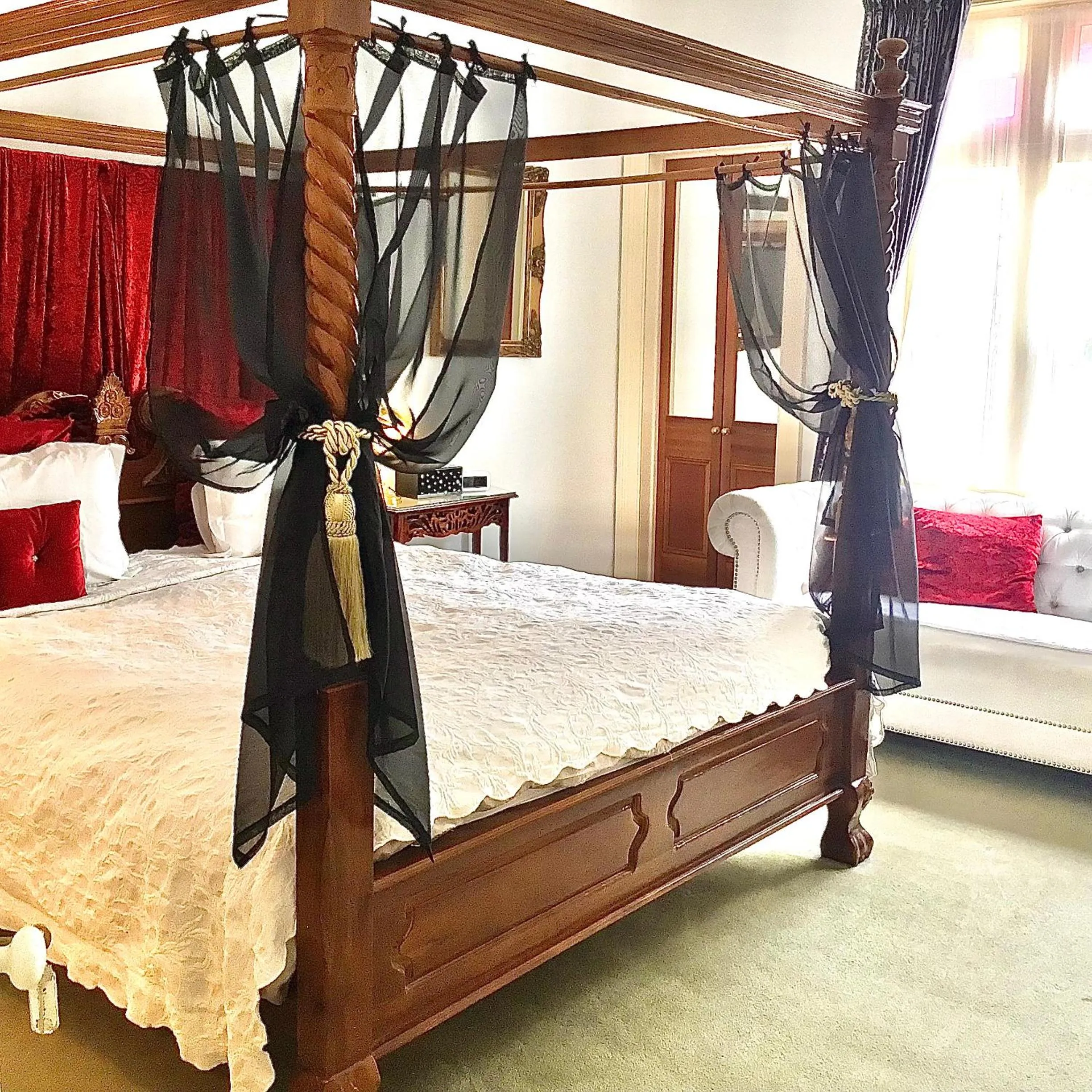 Bed in Kurrajong House