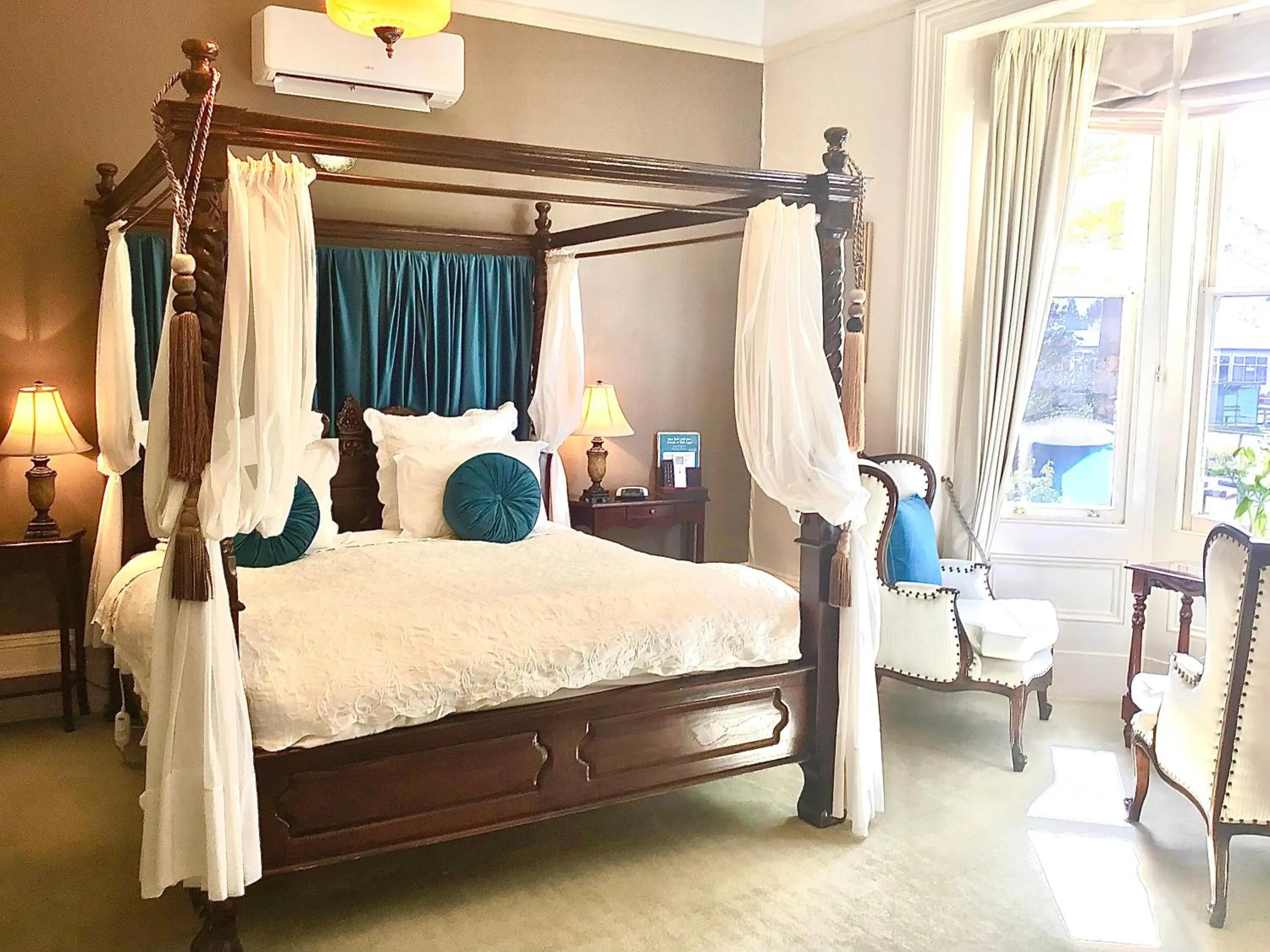 Bed in Kurrajong House