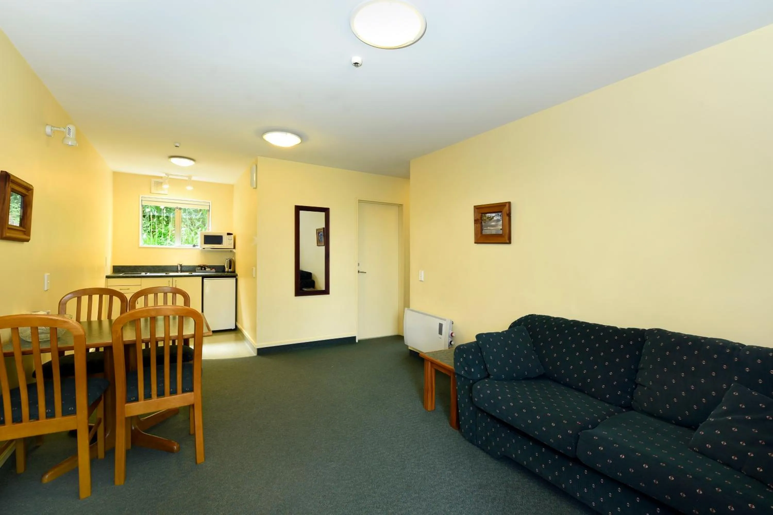 Kitchen or kitchenette in Abelia Motor Lodge