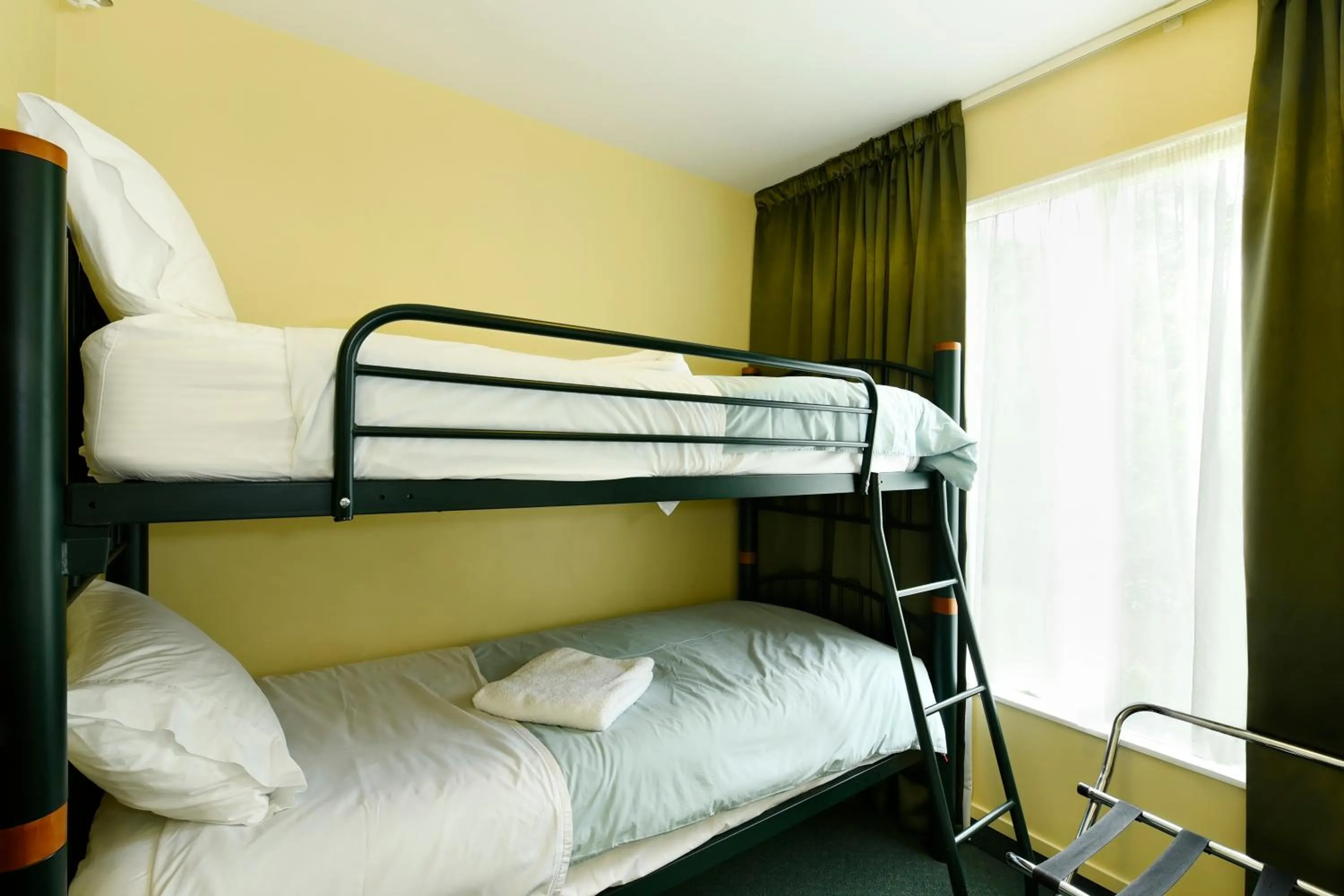 Bedroom, Bed in Abelia Motor Lodge