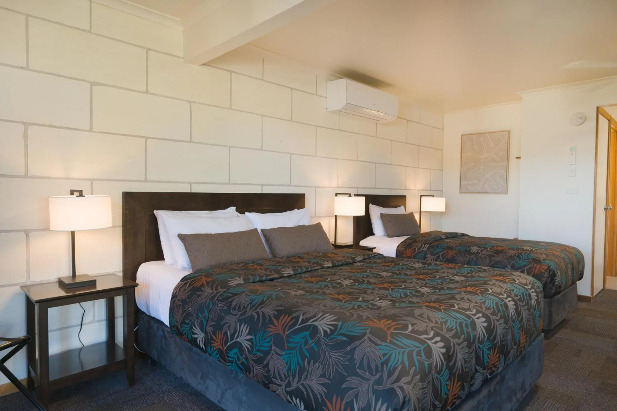 Bed in Loch Ard Motor Inn