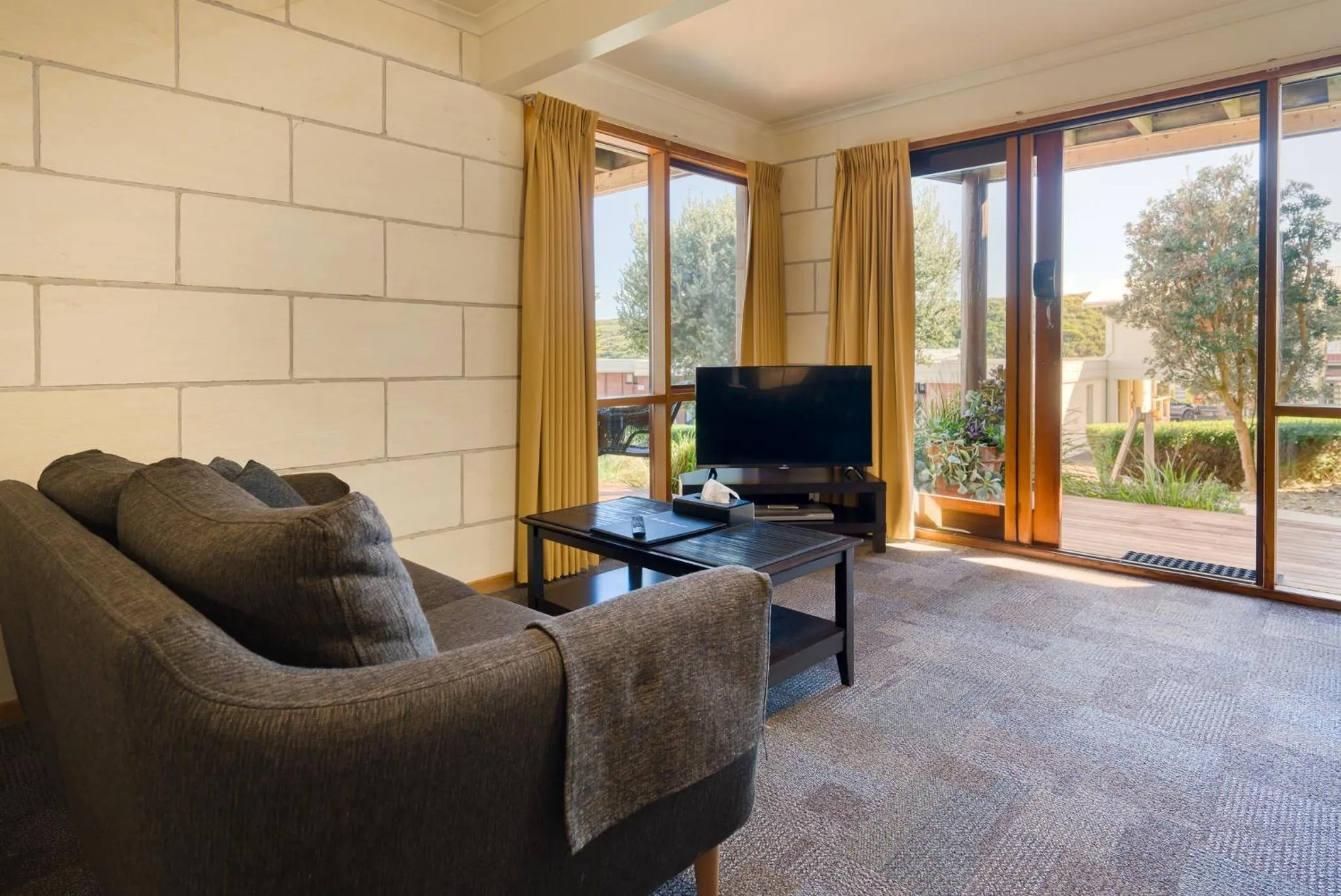 TV and multimedia in Loch Ard Motor Inn