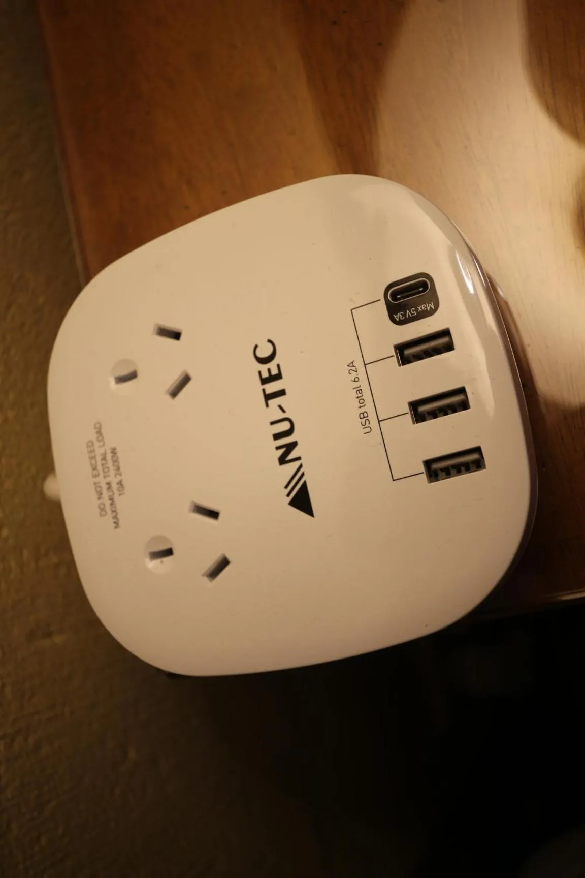 TV and multimedia in Swansea Cottages & Lodge Suites