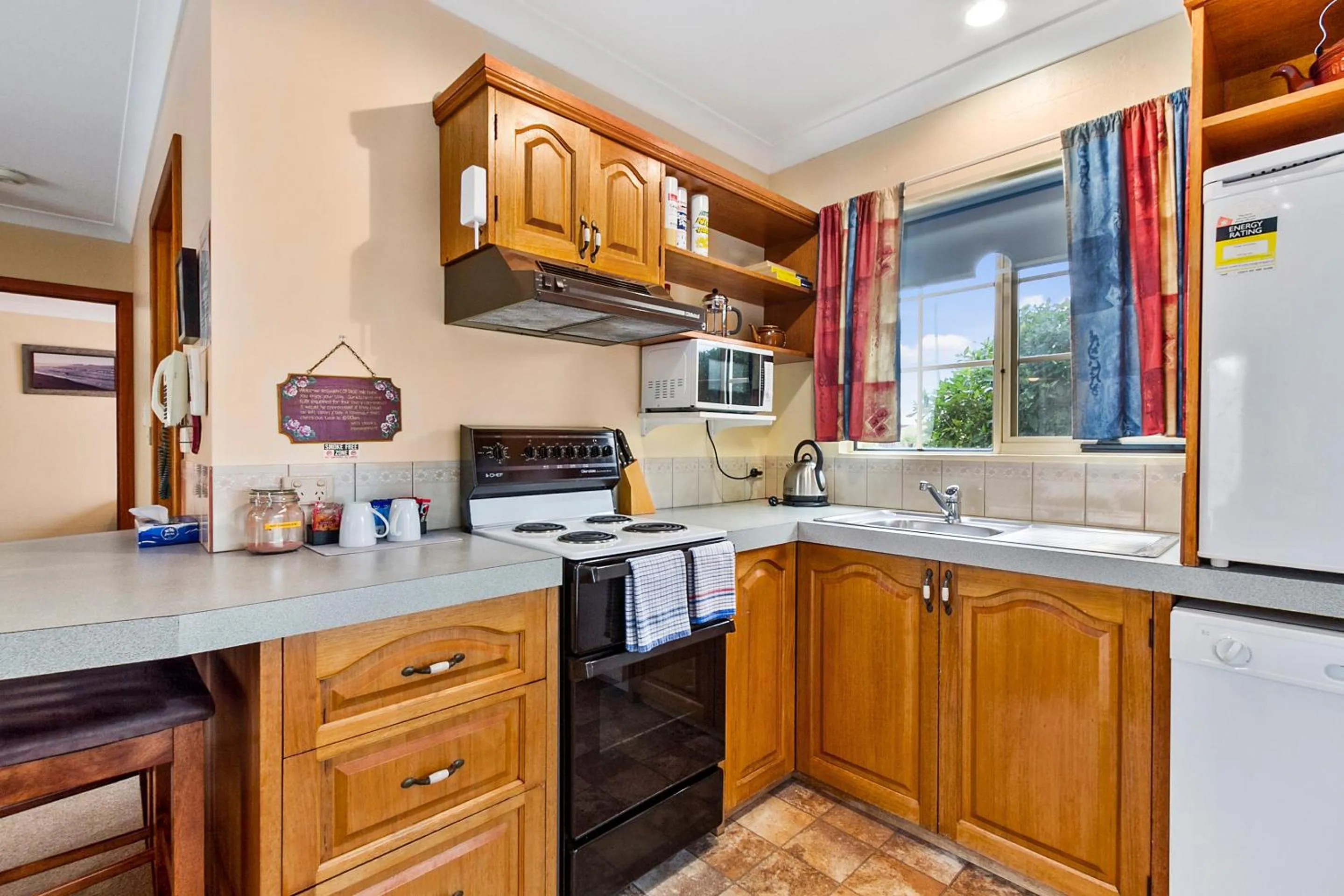 Kitchen or kitchenette in Swansea Cottages & Lodge Suites