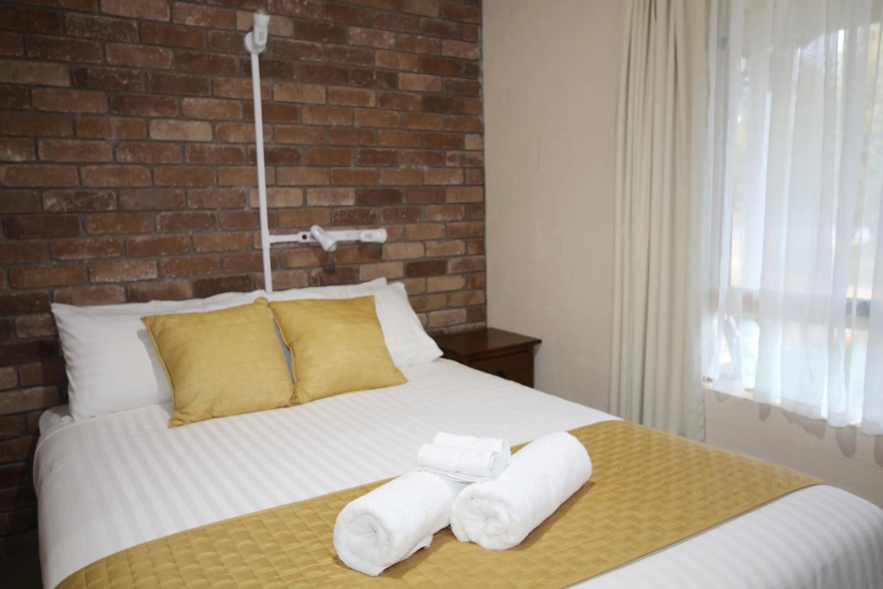 Bedroom, Bed in Swansea Cottages & Lodge Suites