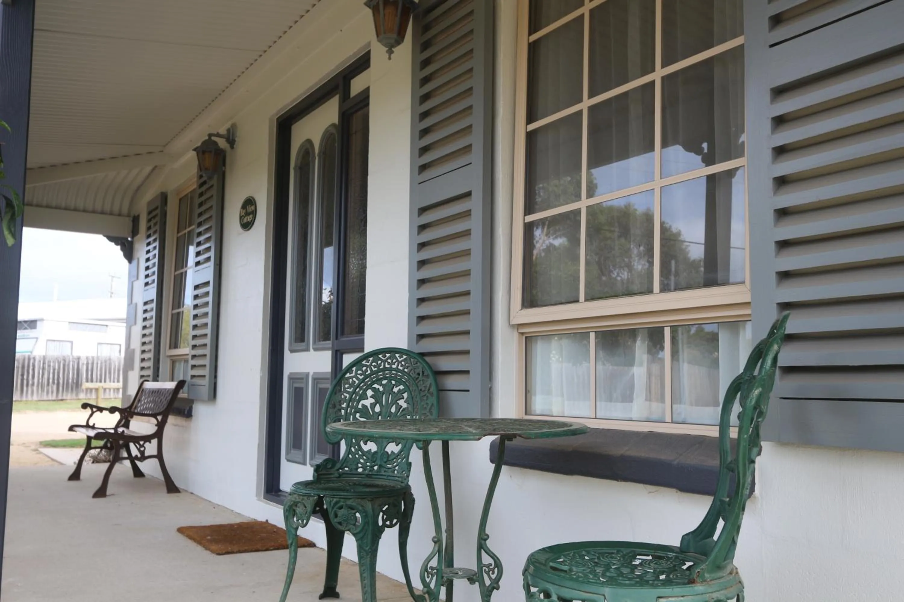 Patio in Swansea Cottages & Lodge Suites