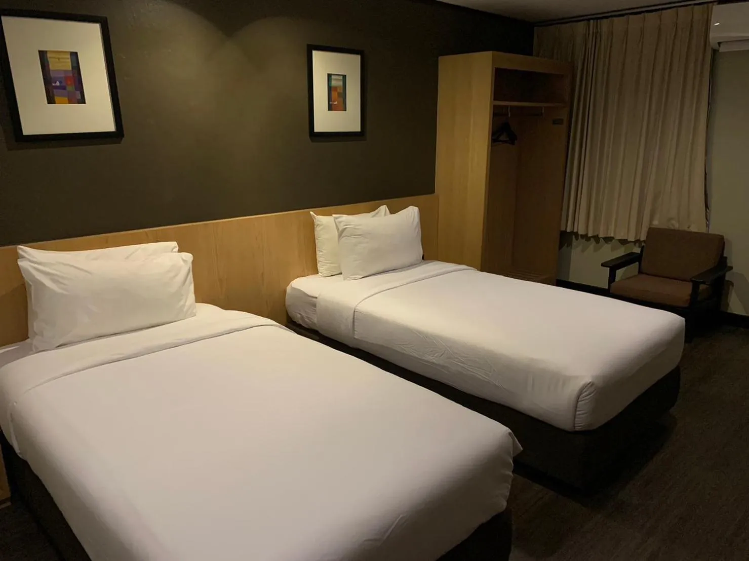 Bedroom in Bangkok Inter Place