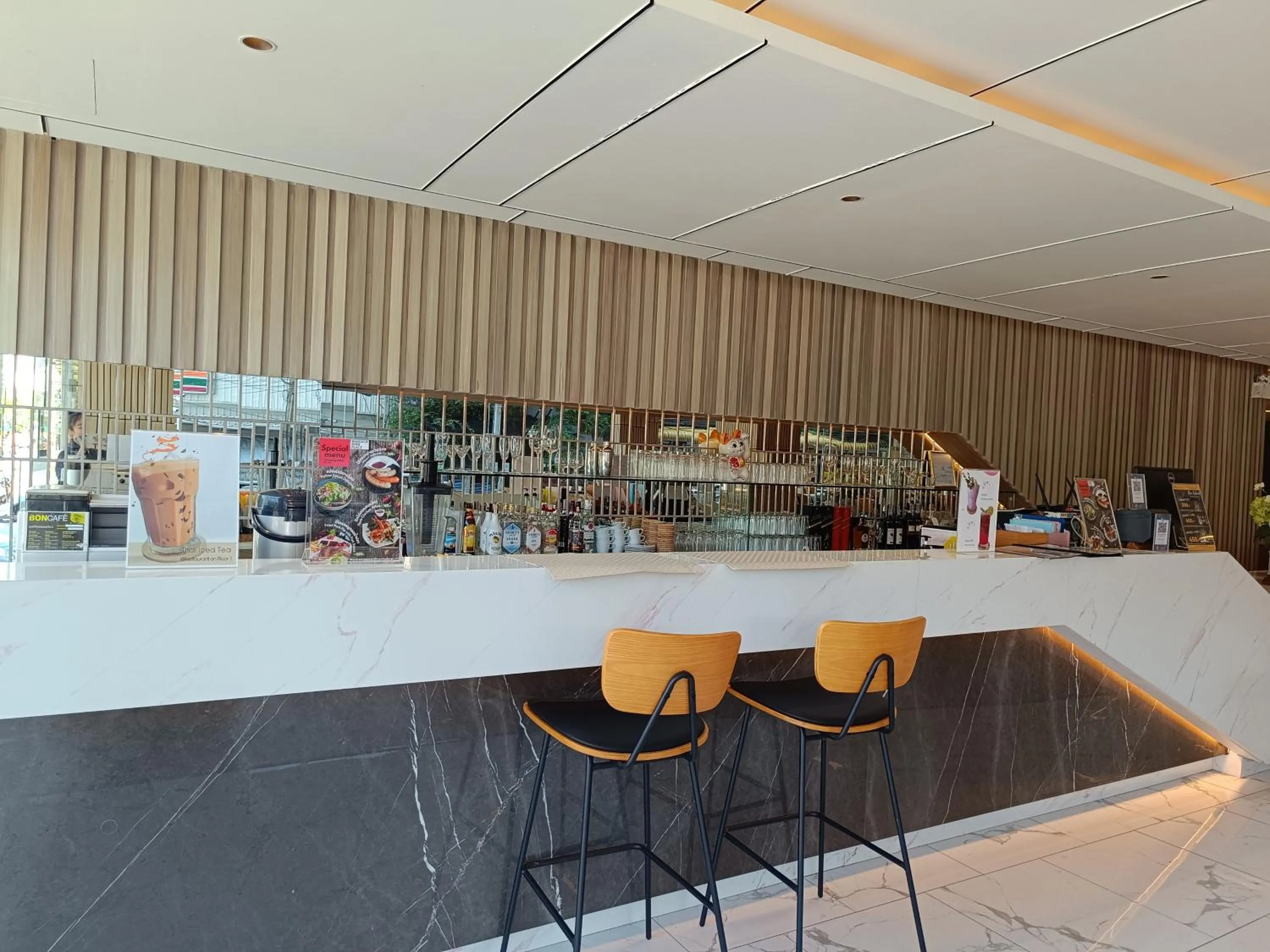 Restaurant/places to eat in Bangkok Inter Place