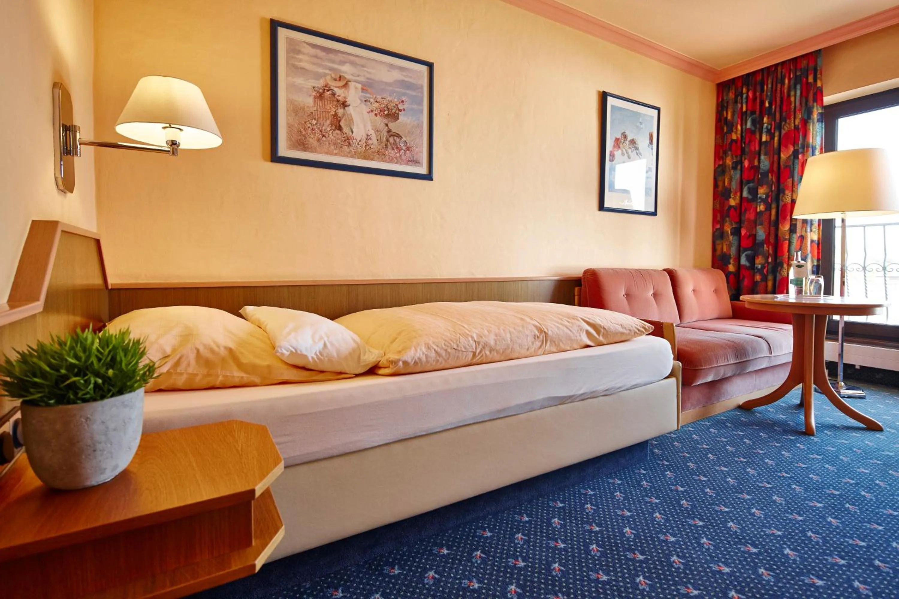 Bed in Hotel Bommersheim