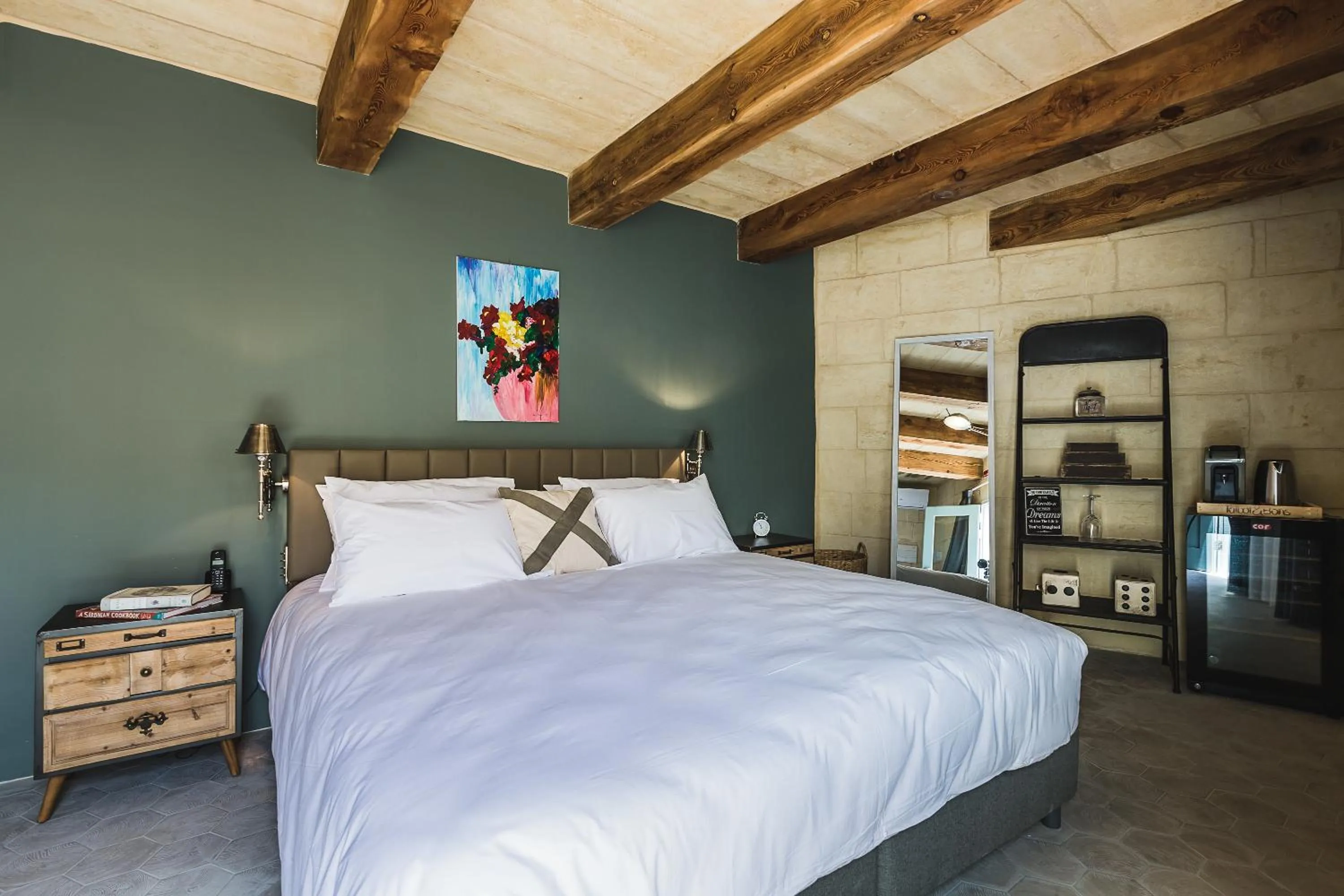 Bed in Talbot & Bons Bed & Breakfast