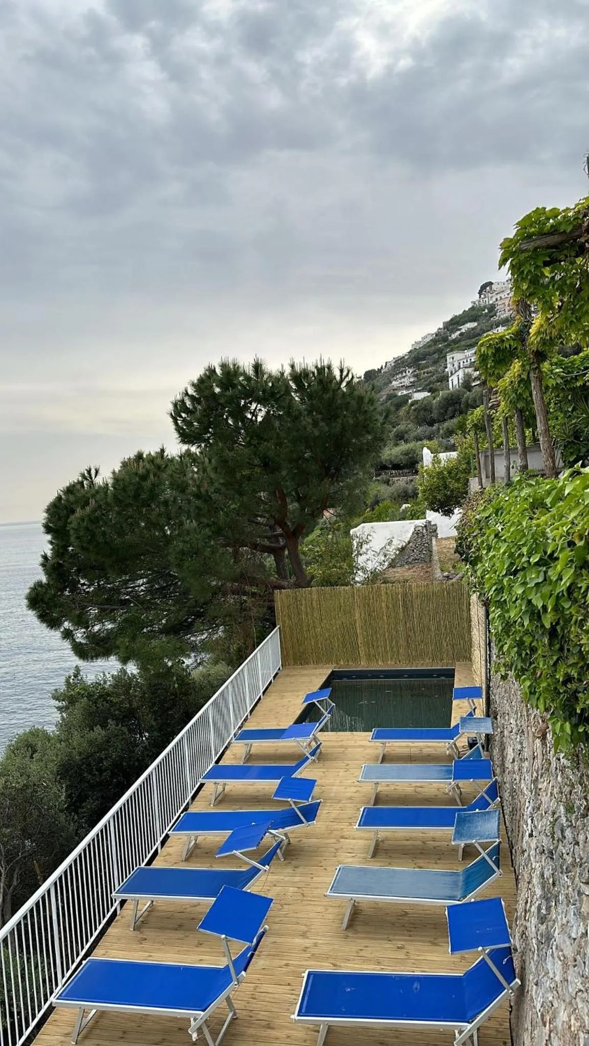 Pool view in Hotel Torre Saracena