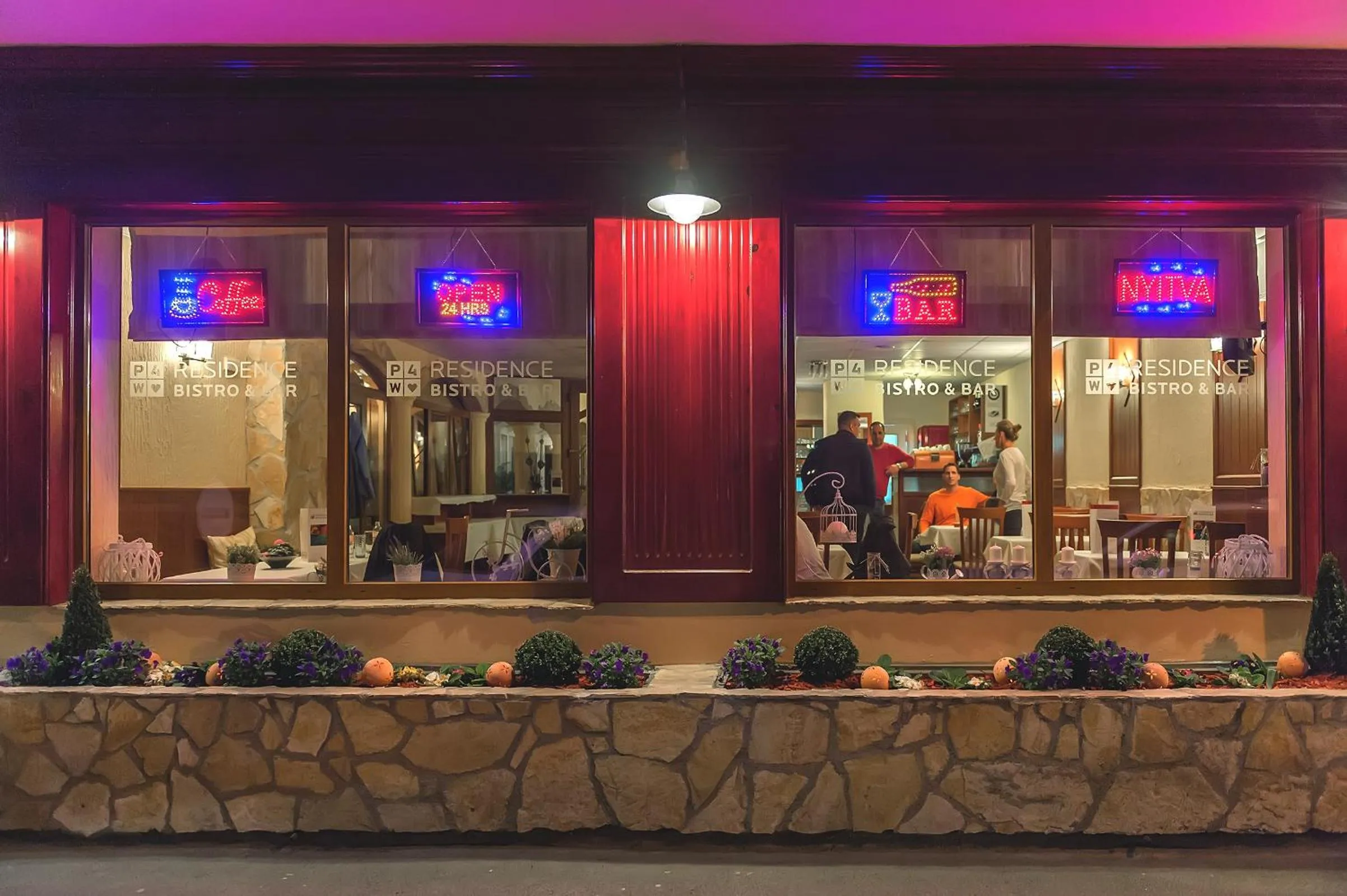 Food and drinks in P4W Hotel Residence Szombathely