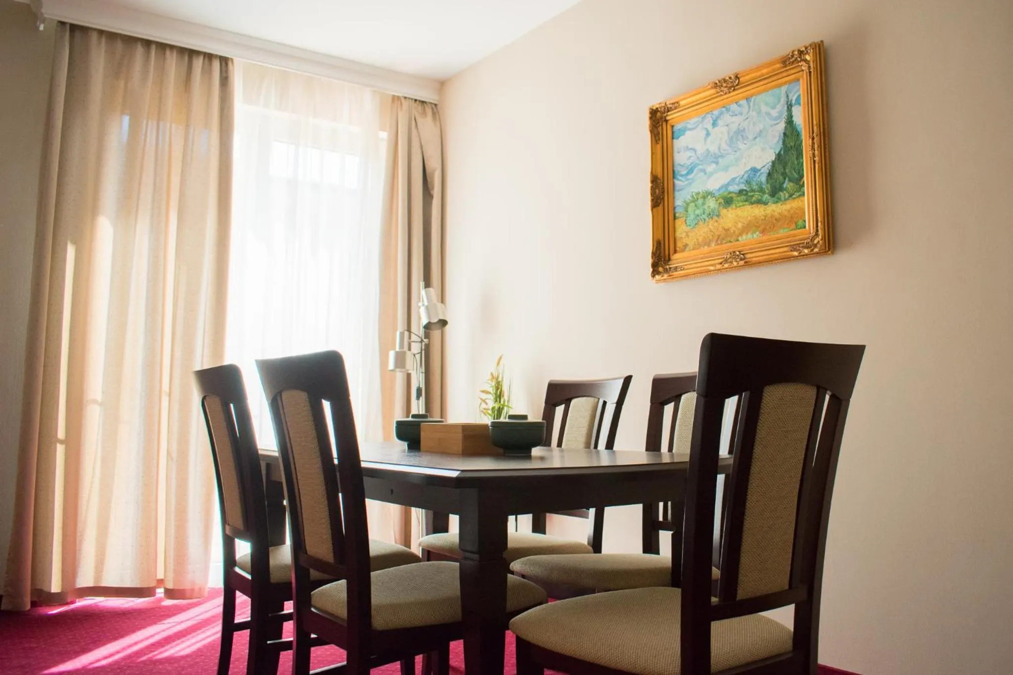 Dining area in P4W Hotel Residence Szombathely