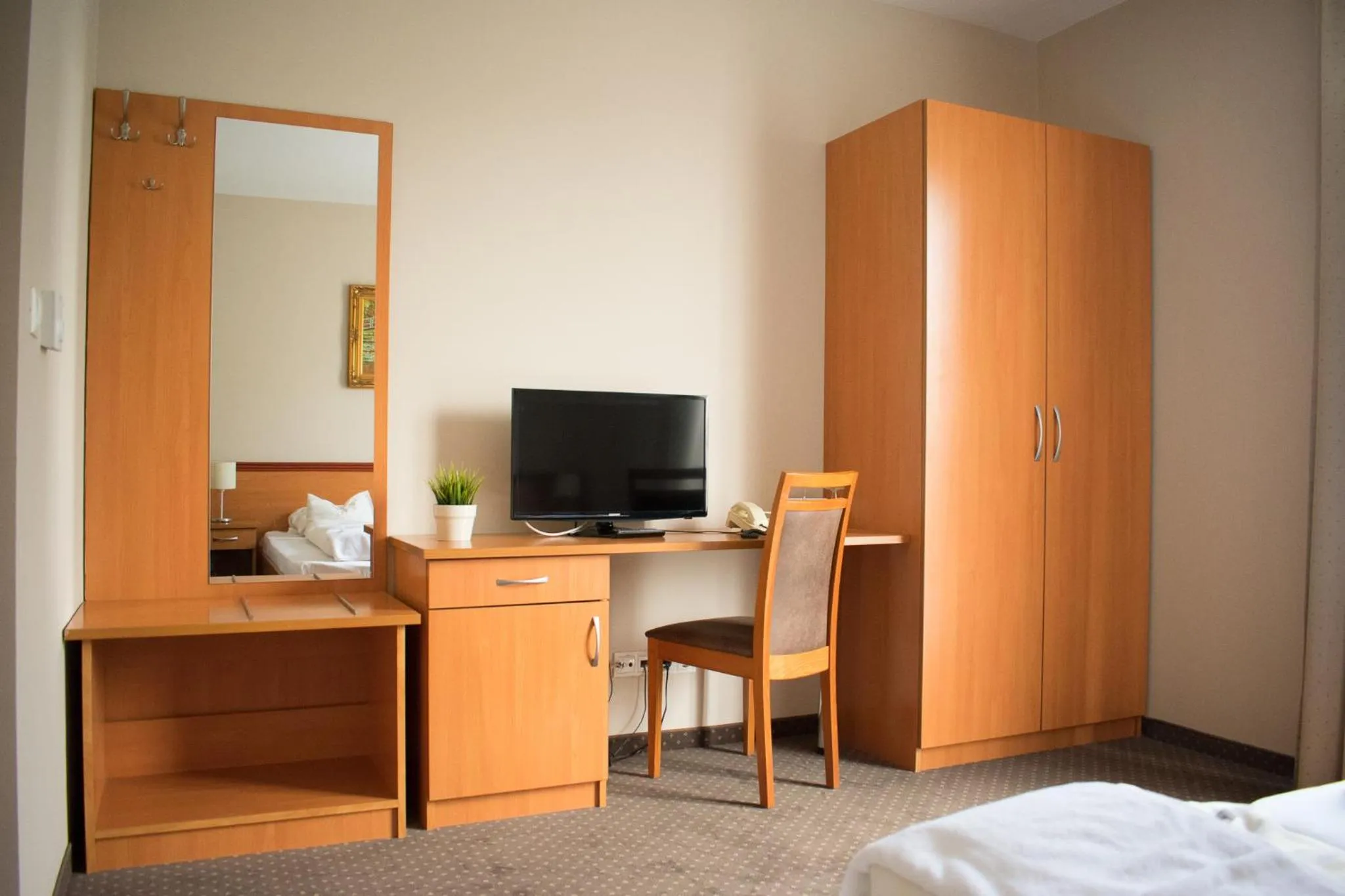 TV and multimedia, Bed in P4W Hotel Residence Szombathely