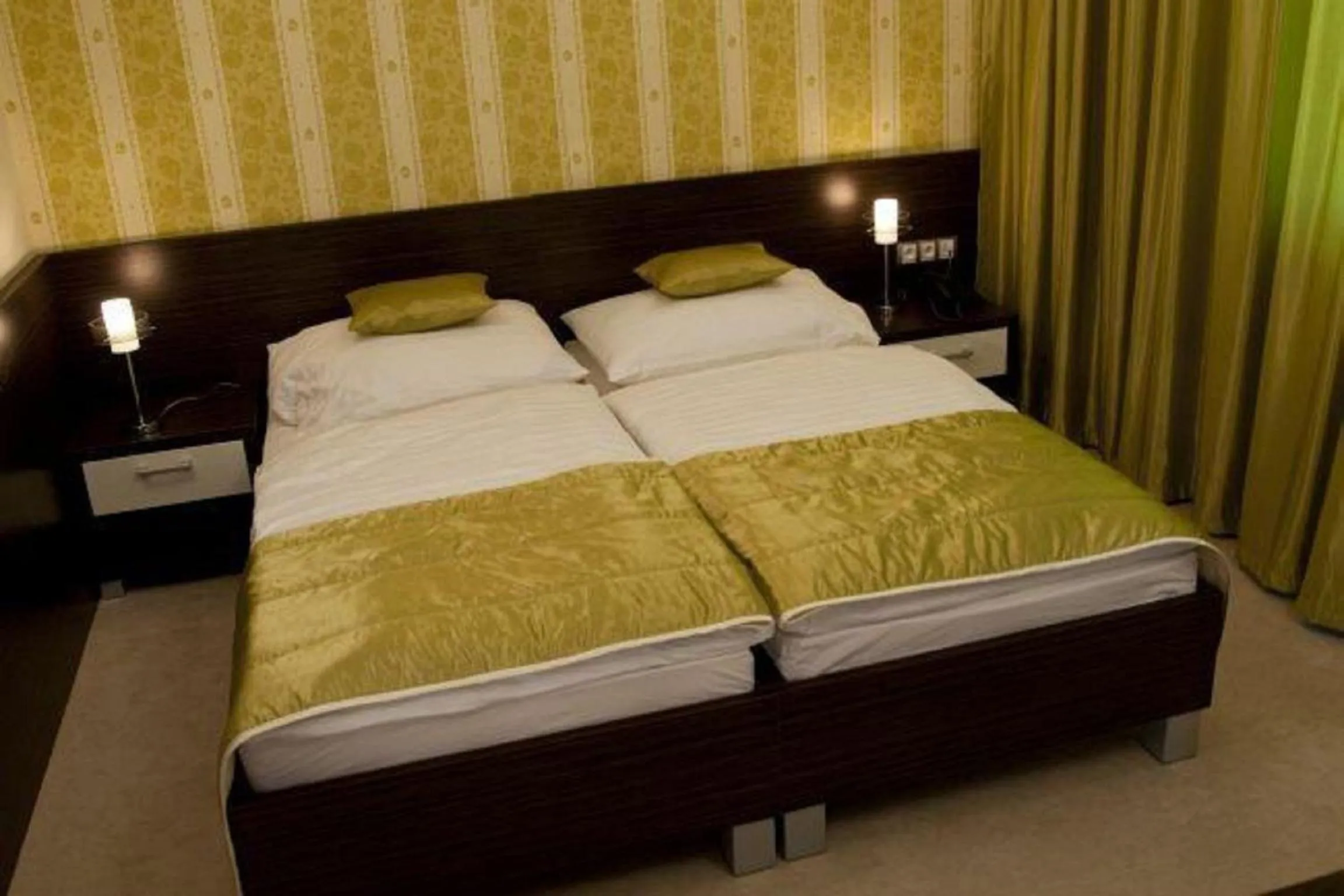 Bedroom, Bed in Hotel River