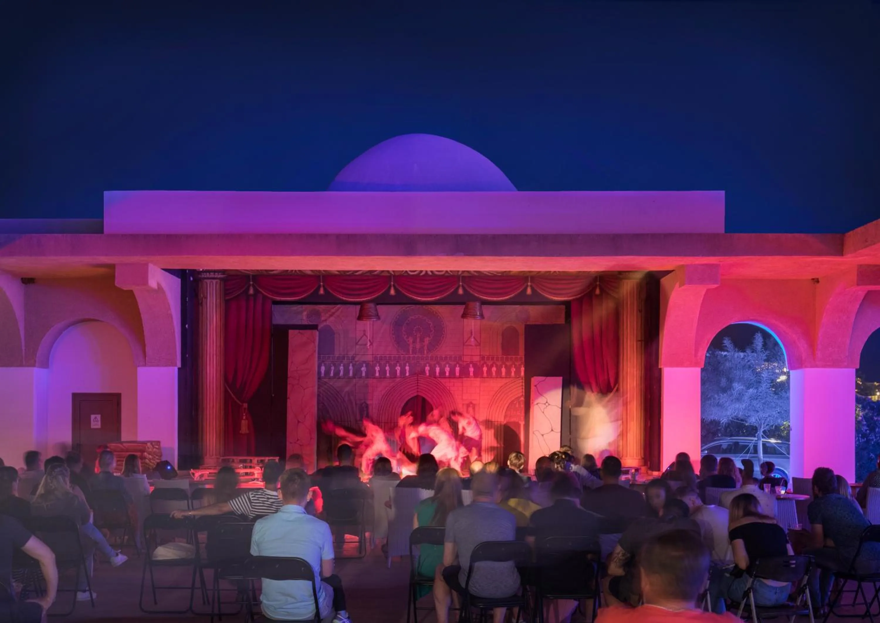 Evening entertainment in Mitsis Selection Blue Domes