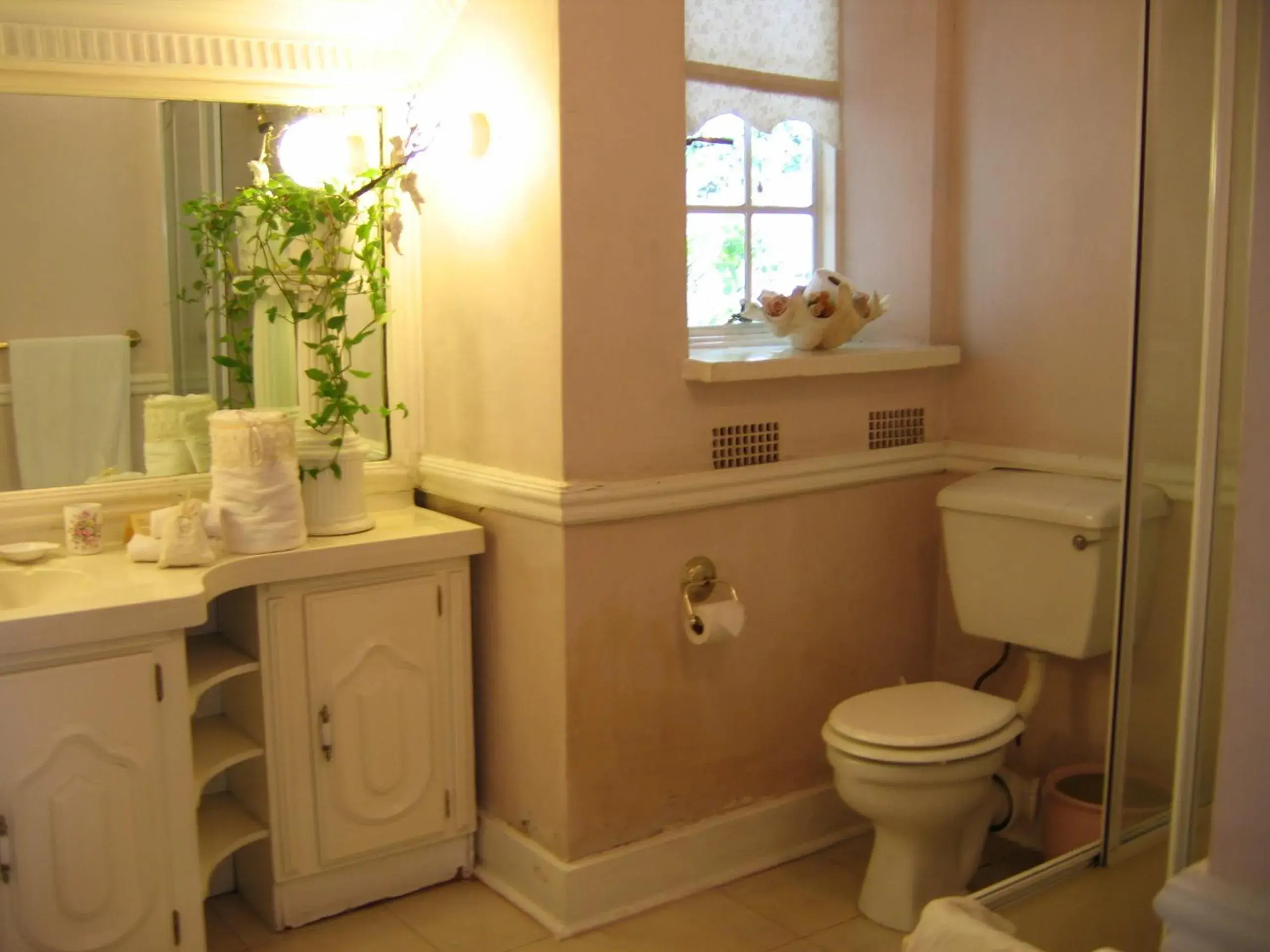 Family Room with Bathroom in Villa Victoria executive Guest House Family Room with Bathroom in Villa Victoria executive Guest House