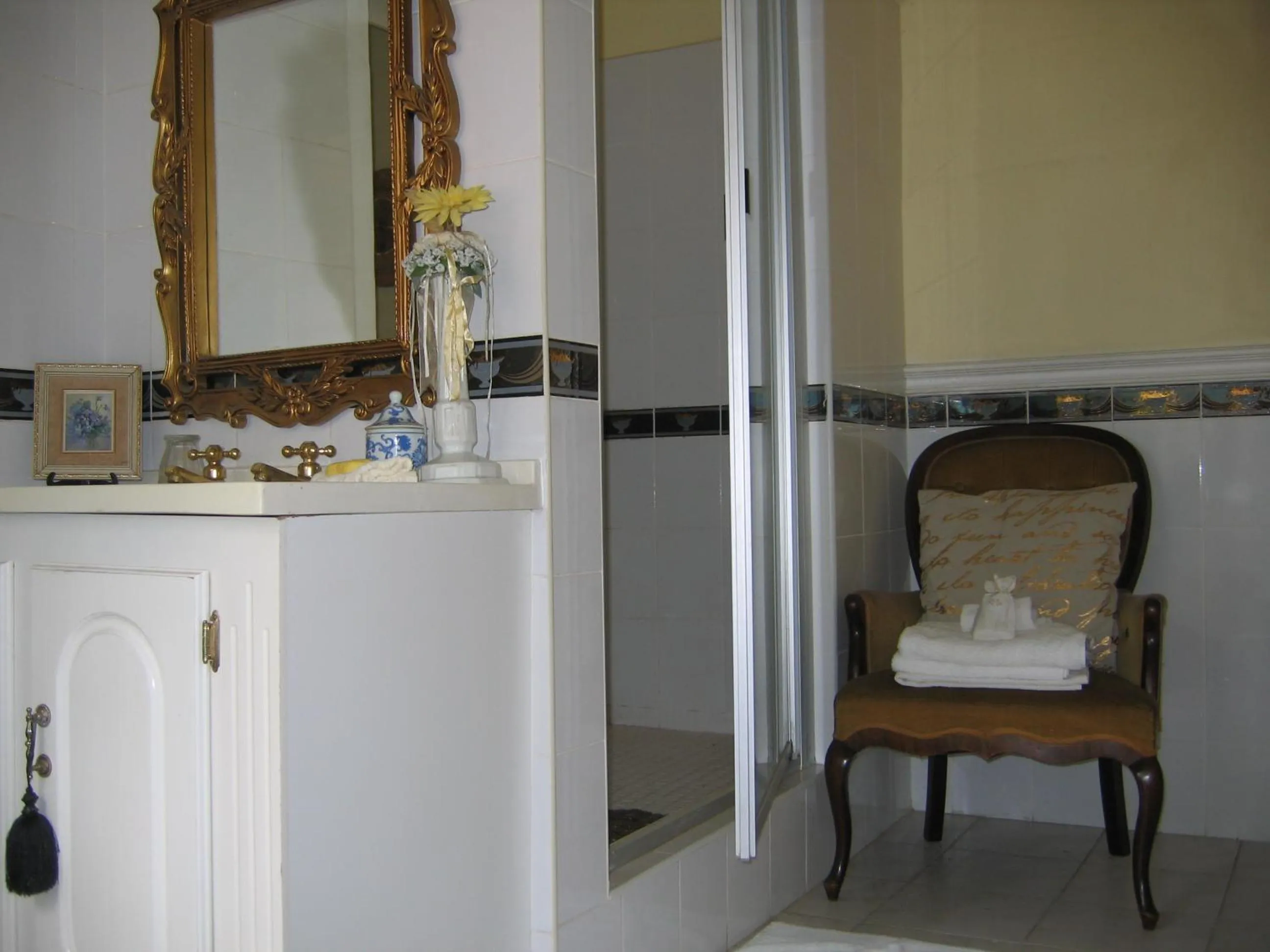 Bathroom in Villa Victoria executive Guest House