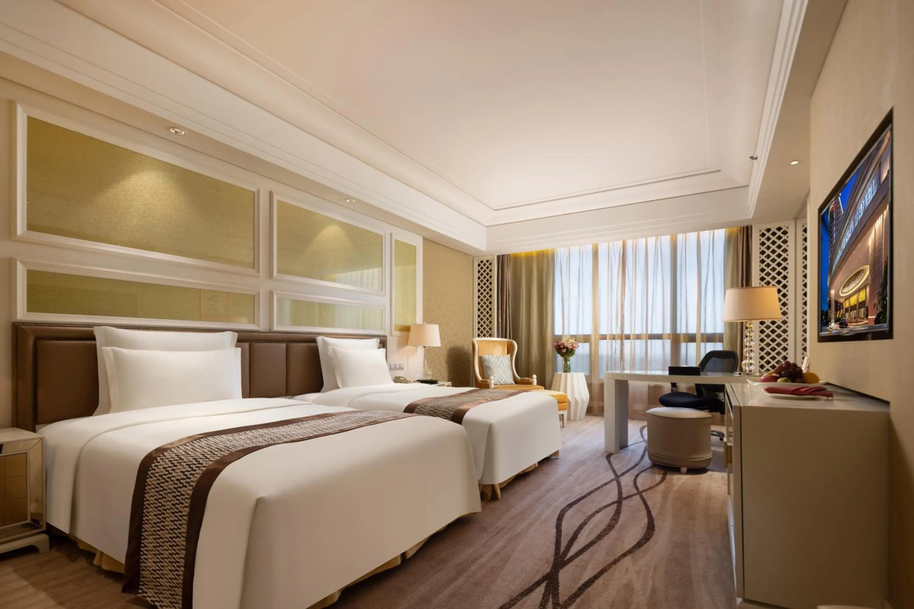 Photo of the whole room, Bed in Shenzhen Baolilai International Hotel (Baoan, Fuyong)