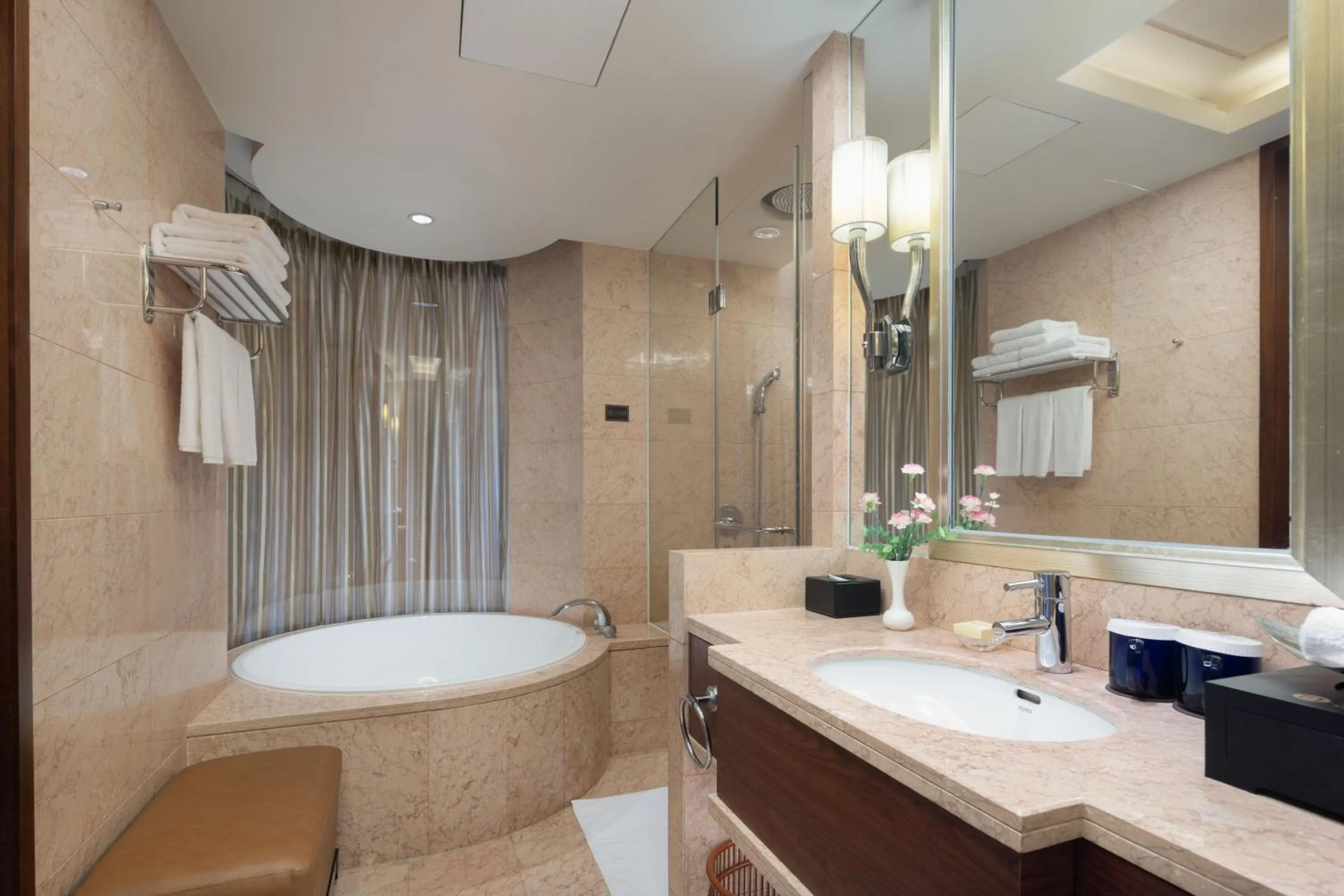 Bathroom in Shenzhen Baolilai International Hotel (Baoan, Fuyong)