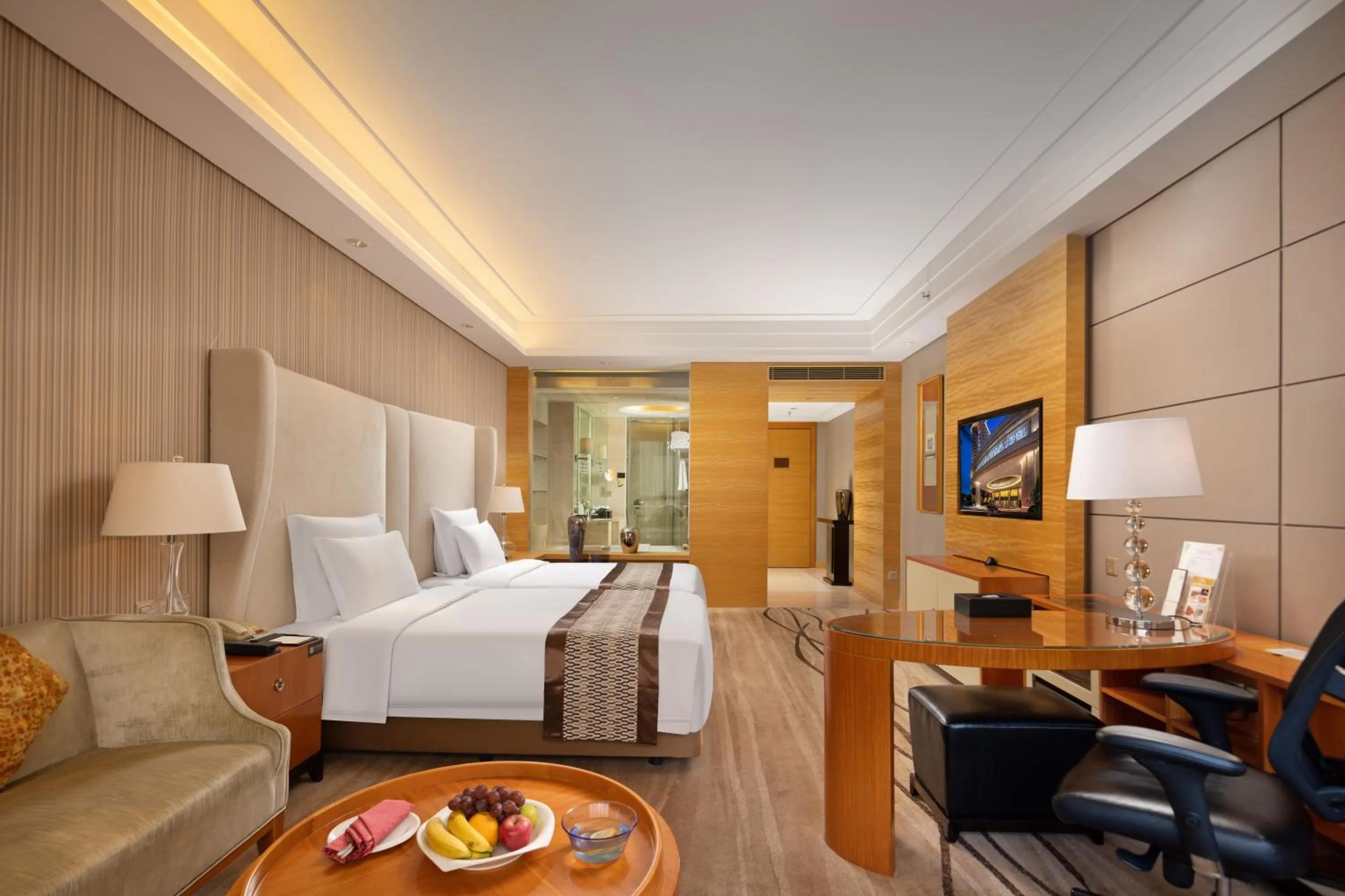 Photo of the whole room, Bed in Shenzhen Baolilai International Hotel (Baoan, Fuyong)