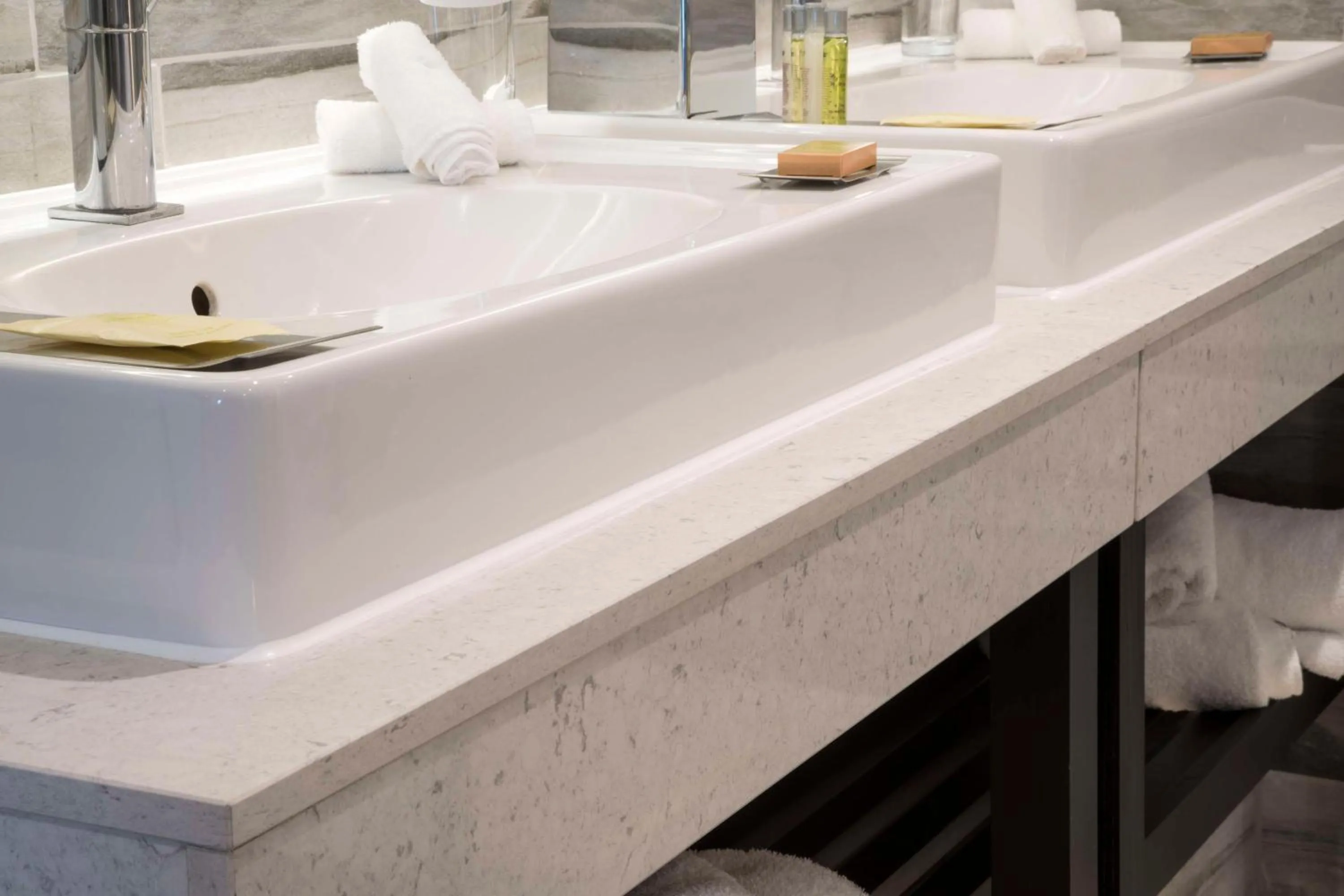 Bathroom in DoubleTree by Hilton Bristol South - Cadbury House