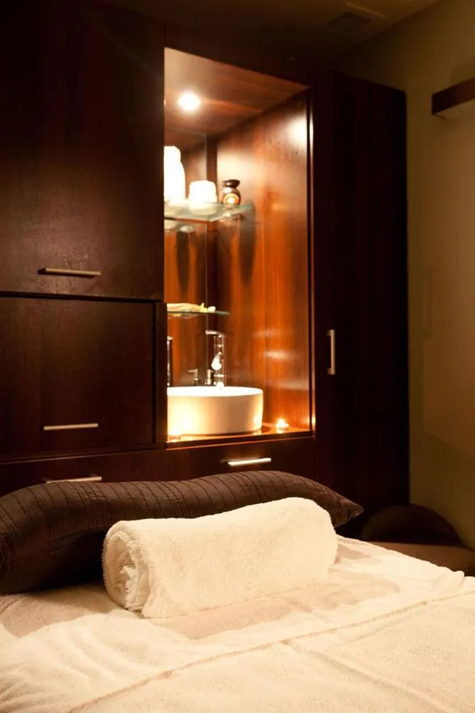 Spa and wellness centre/facilities, Bed in DoubleTree by Hilton Bristol South - Cadbury House