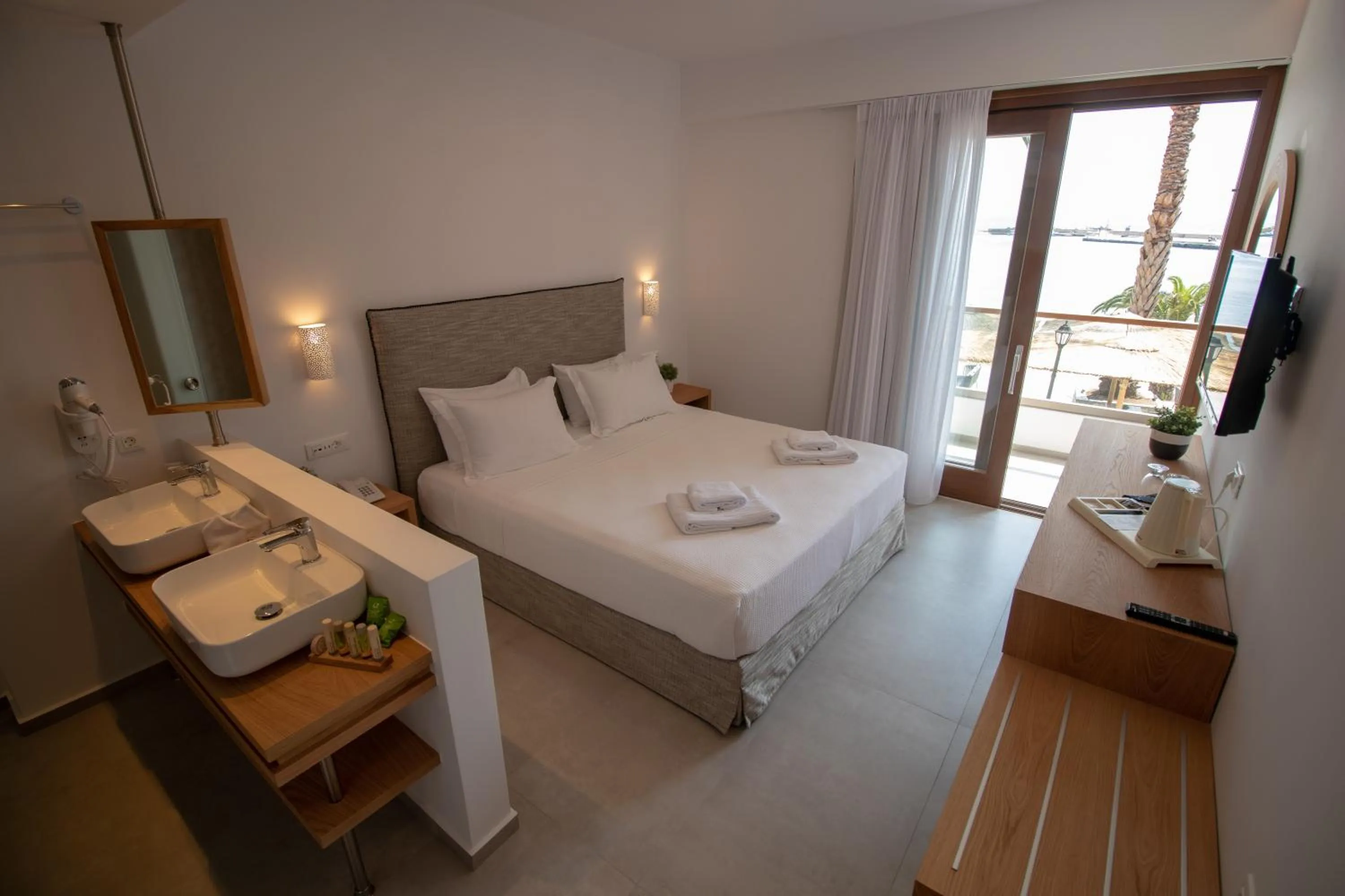 Toilet, Bed in Natura Luxury Boutique Hotel Skopelos