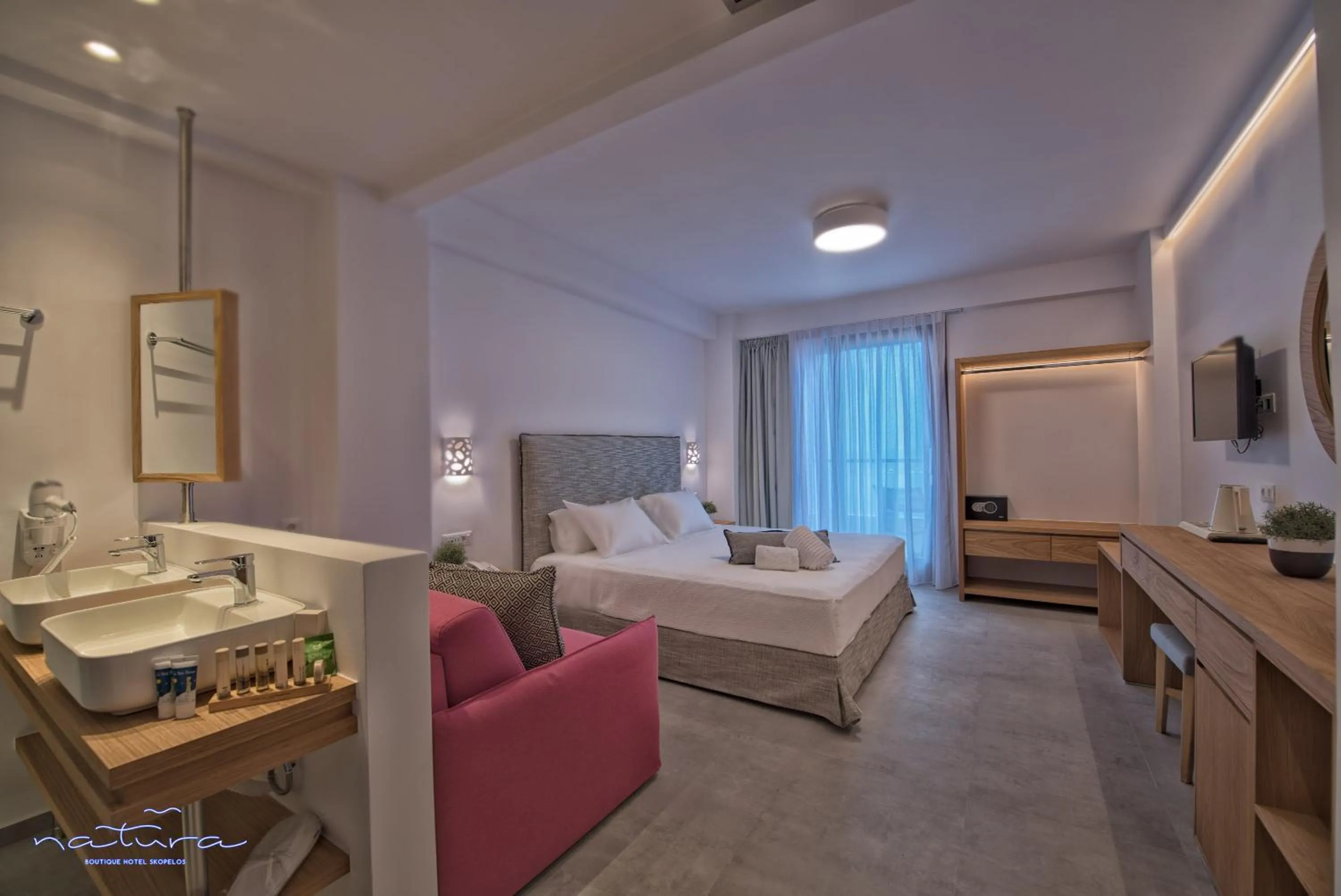 Shower, Bed in Natura Luxury Boutique Hotel Skopelos