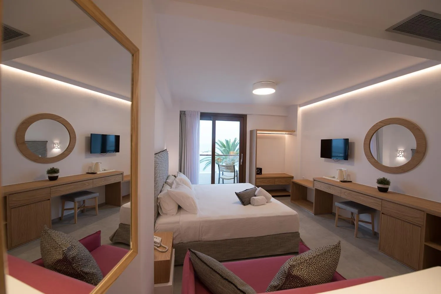 Shower, Bed in Natura Luxury Boutique Hotel Skopelos