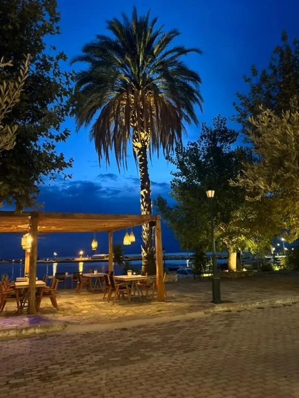 Restaurant/places to eat in Natura Luxury Boutique Hotel Skopelos