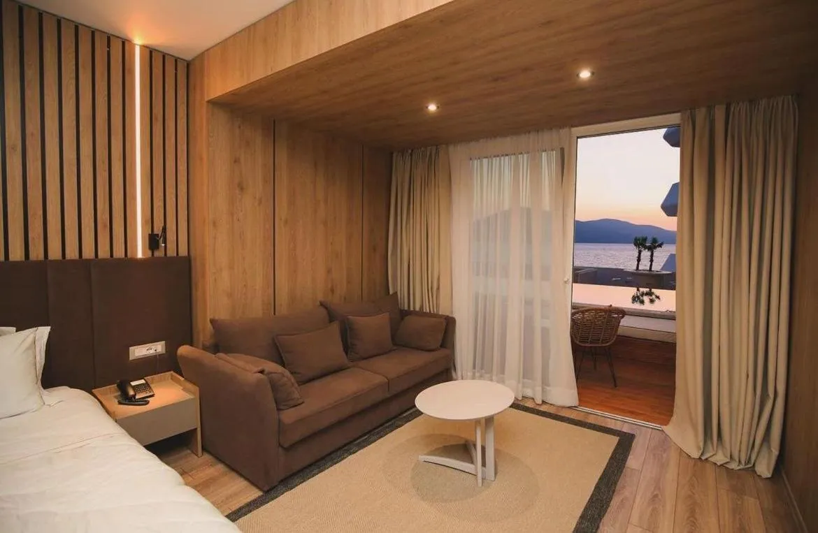 Sea view, Bed in Regina Blu