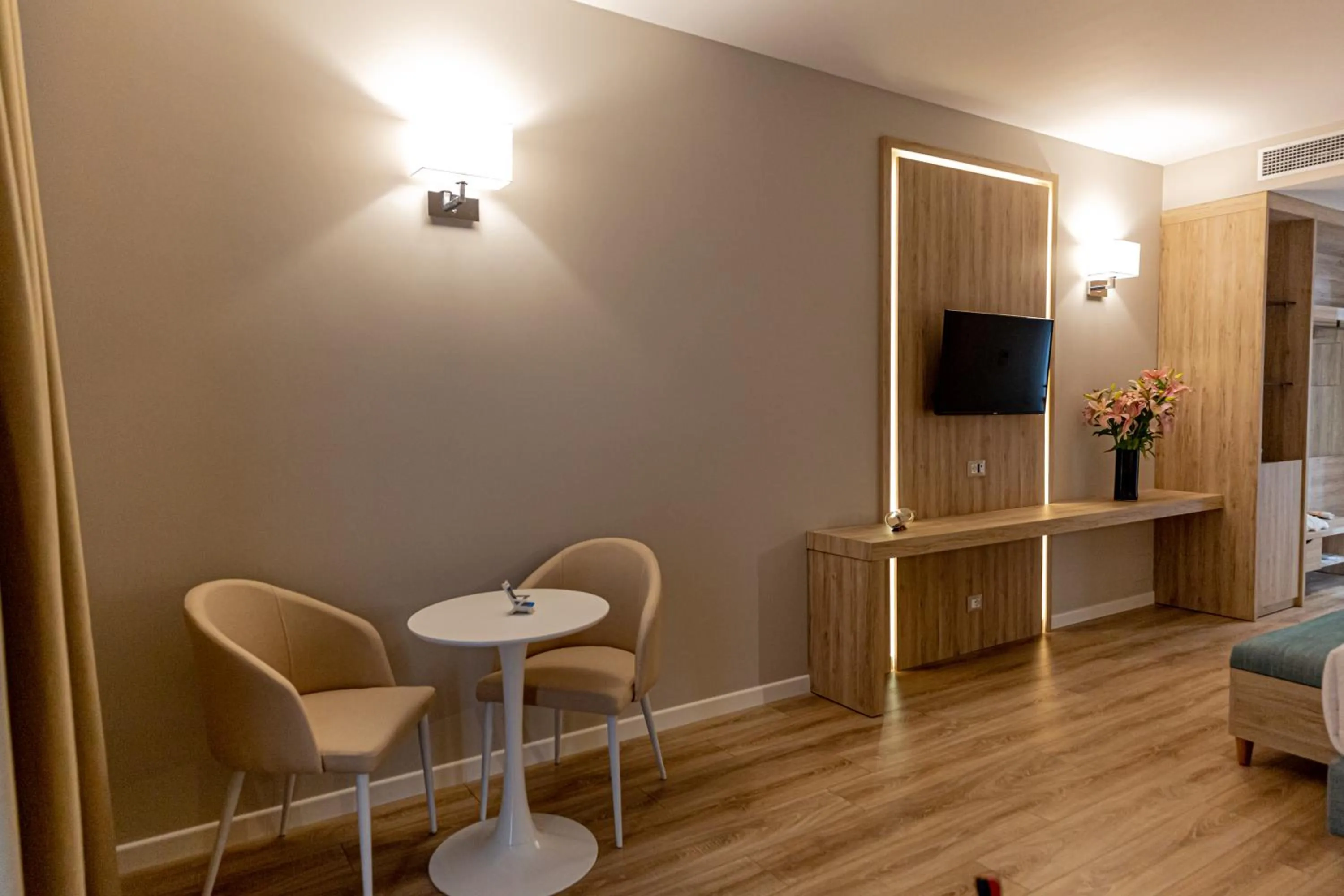 Communal lounge/ TV room in Regina Blu