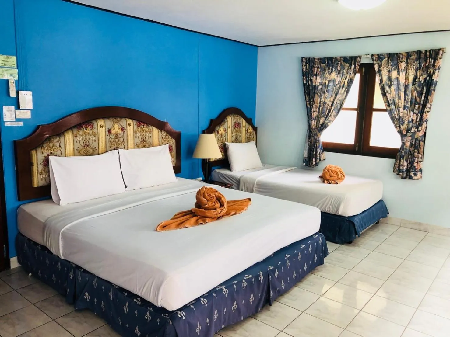 Street view, Bed in Thipurai Annex Hotel