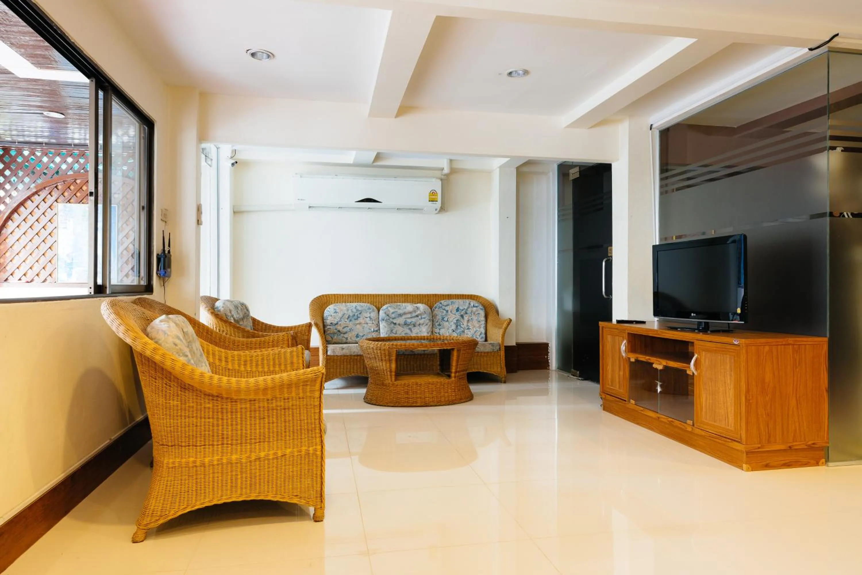 Lobby or reception in Thipurai Annex Hotel